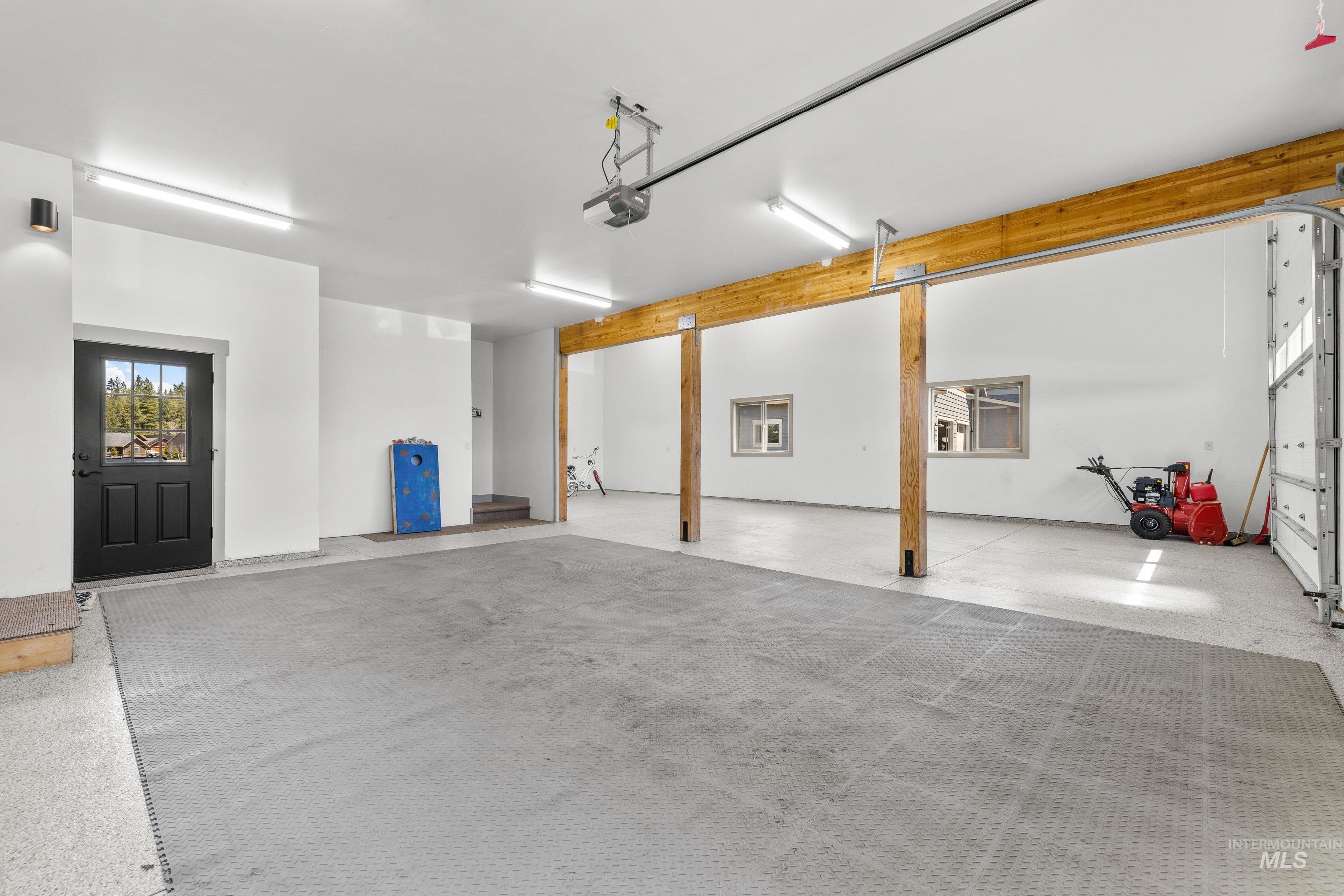 1089 Graham Dr, McCall, Idaho 83638, 5 Bedrooms, 2.5 Bathrooms, Residential For Sale, Price $1,399,000,MLS 98971900