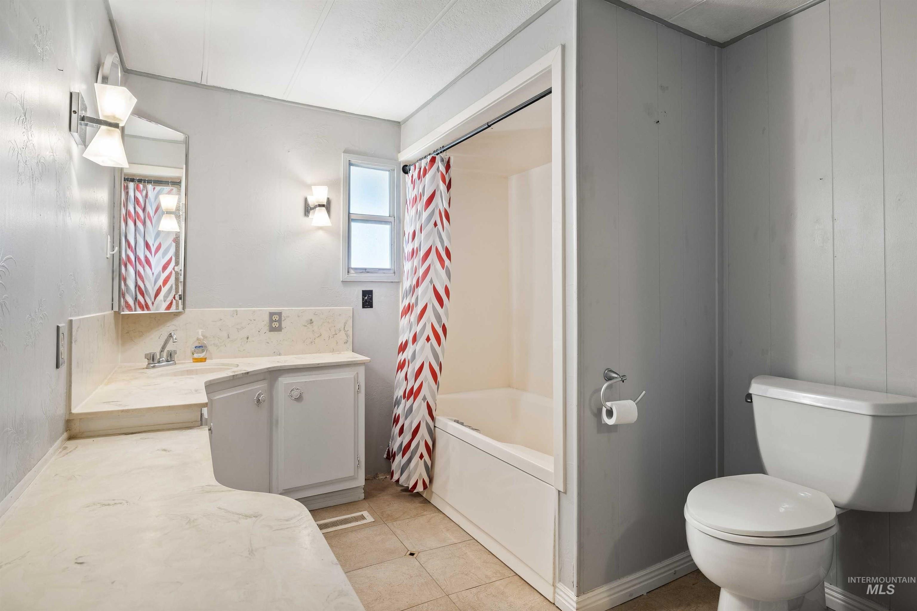 450 Pole Line, Twin Falls, Idaho 83301, 2 Bedrooms, 2 Bathrooms, Residential For Sale, Price $85,000,MLS 98971901