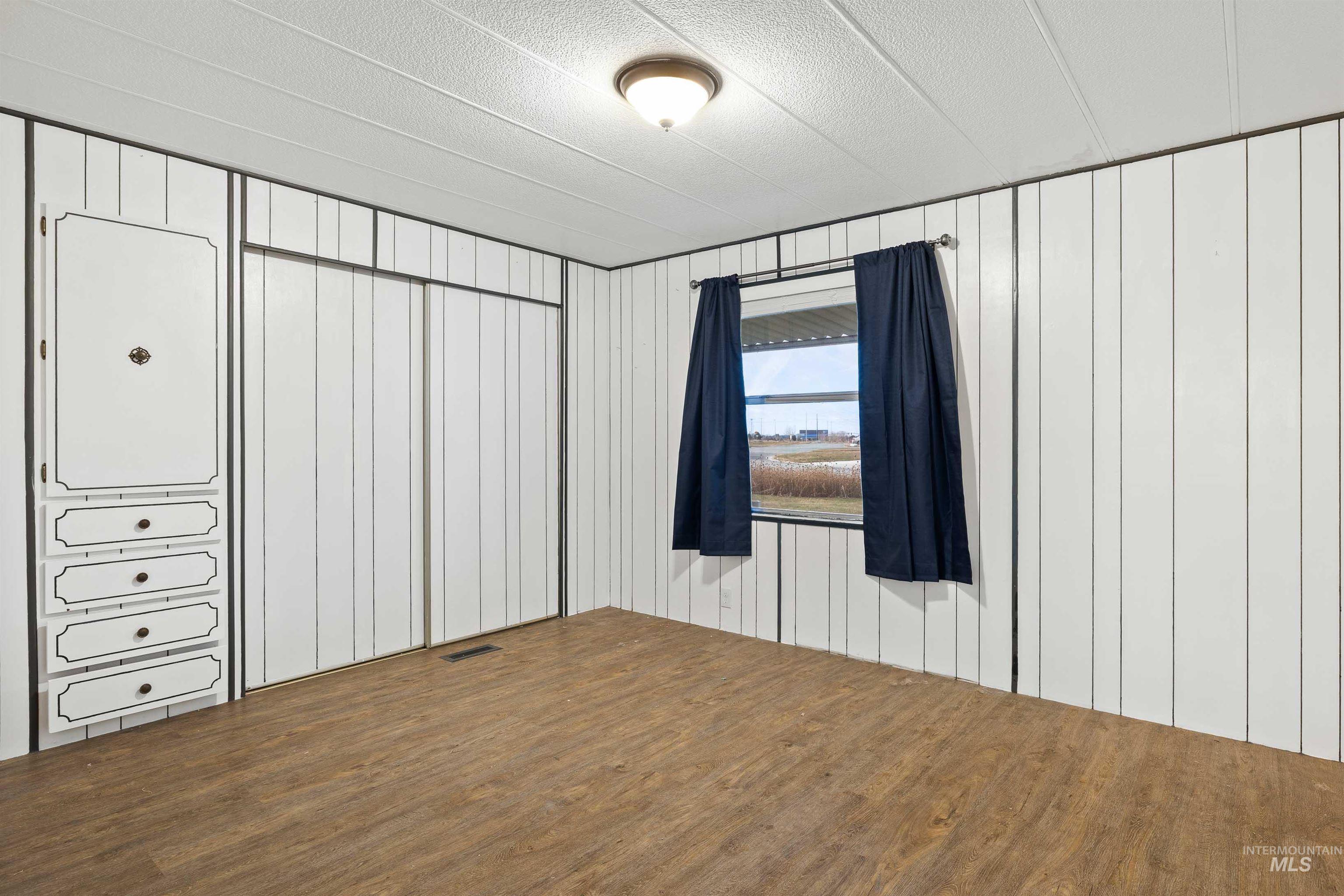 450 Pole Line, Twin Falls, Idaho 83301, 2 Bedrooms, 2 Bathrooms, Residential For Sale, Price $85,000,MLS 98971901