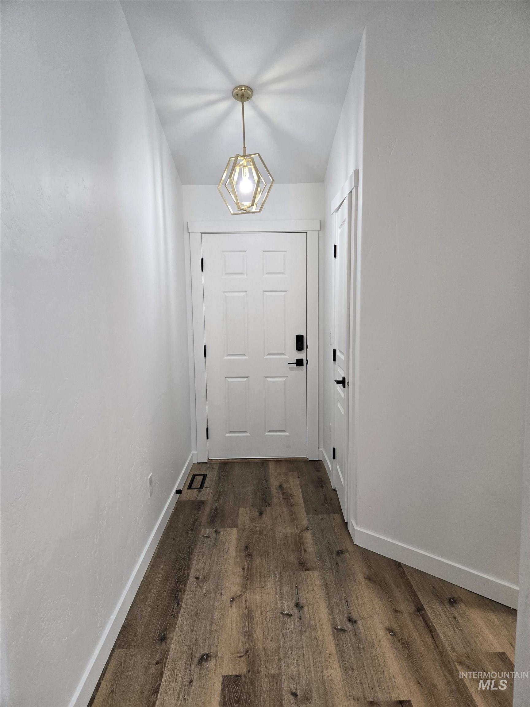 19359 WARBLER WAY, Caldwell, Idaho 83605, 4 Bedrooms, 2 Bathrooms, Residential For Sale, Price $385,000,MLS 98971902