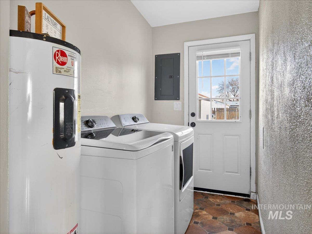 518 S Minnesota Ave, Fruitland, Idaho 83619, 3 Bedrooms, 1 Bathroom, Residential For Sale, Price $299,990,MLS 98971905