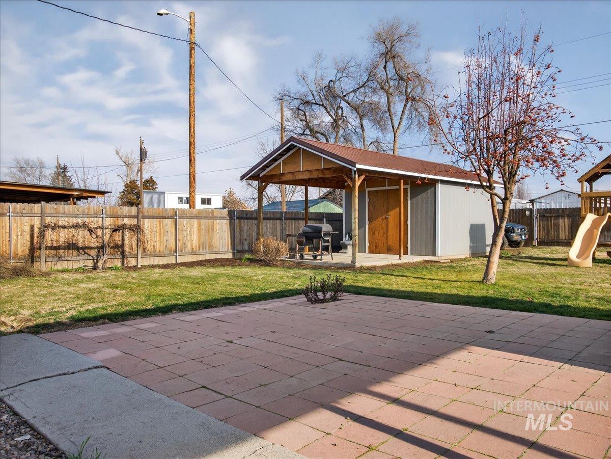 518 S Minnesota Ave, Fruitland, Idaho 83619, 3 Bedrooms, 1 Bathroom, Residential For Sale, Price $299,990,MLS 98971905