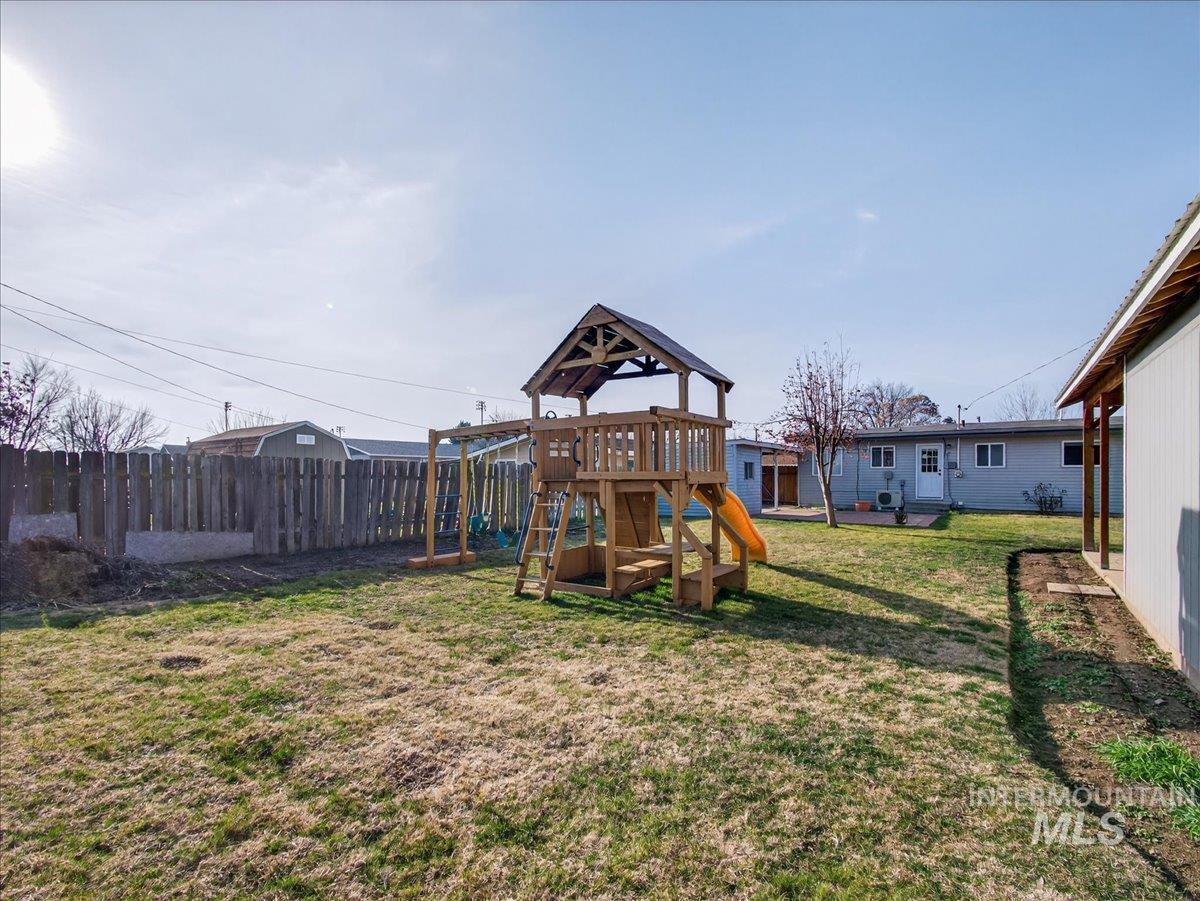 518 S Minnesota Ave, Fruitland, Idaho 83619, 3 Bedrooms, 1 Bathroom, Residential For Sale, Price $299,990,MLS 98971905