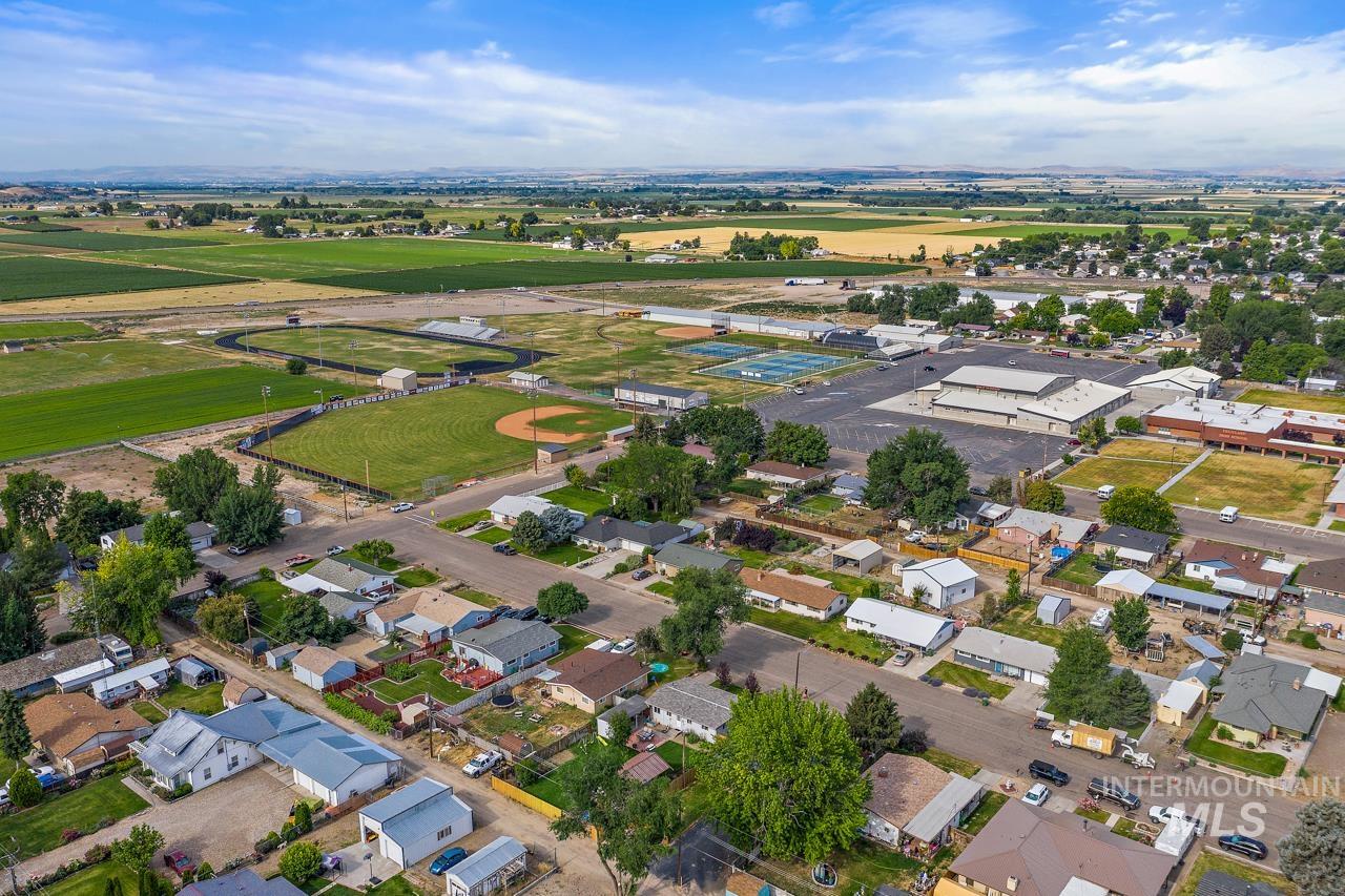 518 S Minnesota Ave, Fruitland, Idaho 83619, 3 Bedrooms, 1 Bathroom, Residential For Sale, Price $299,990,MLS 98971905