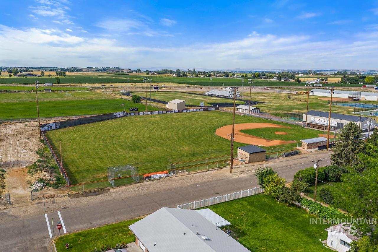 518 S Minnesota Ave, Fruitland, Idaho 83619, 3 Bedrooms, 1 Bathroom, Residential For Sale, Price $299,990,MLS 98971905