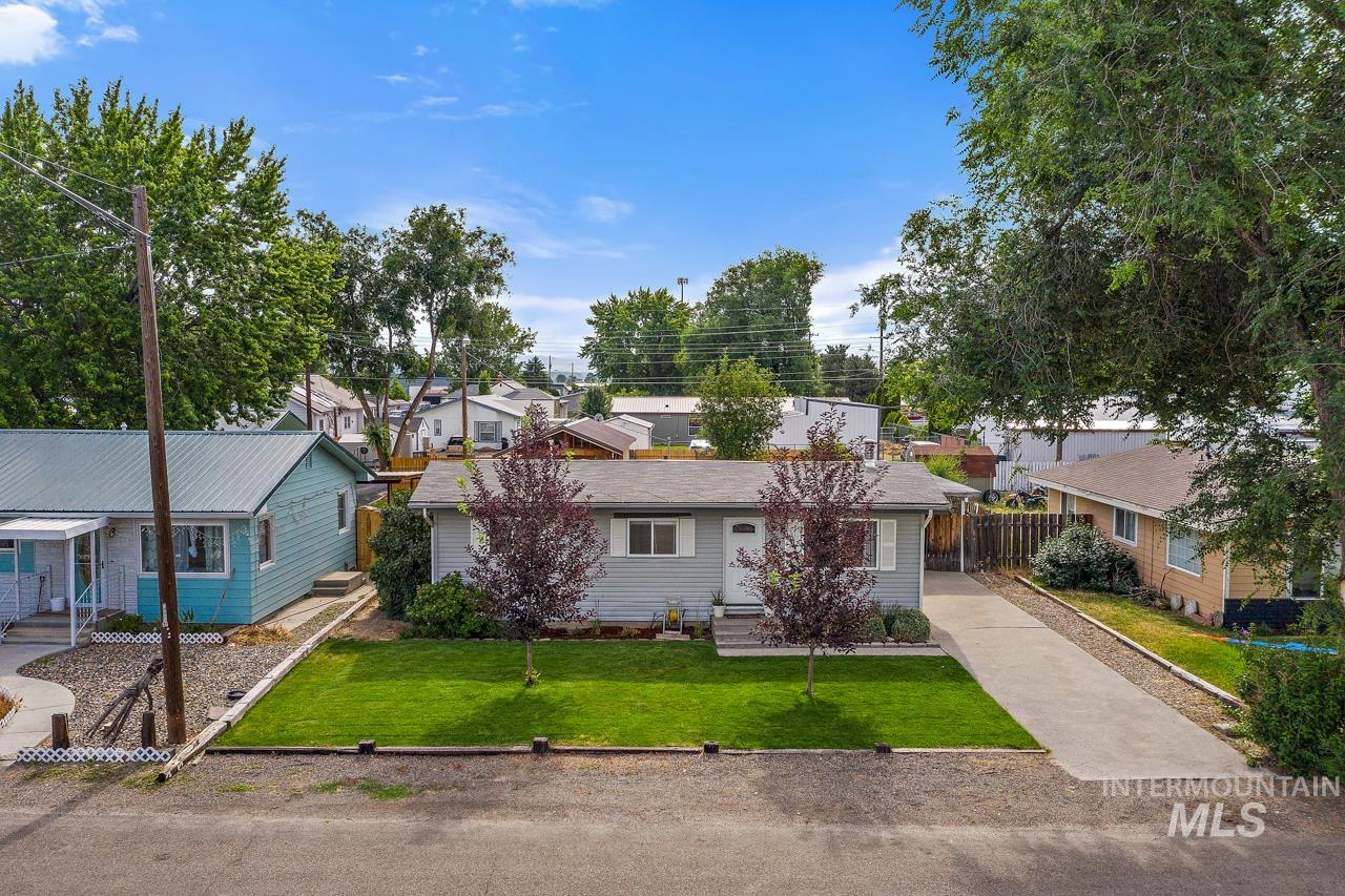 518 S Minnesota Ave, Fruitland, Idaho 83619, 3 Bedrooms, 1 Bathroom, Residential For Sale, Price $299,990,MLS 98971905
