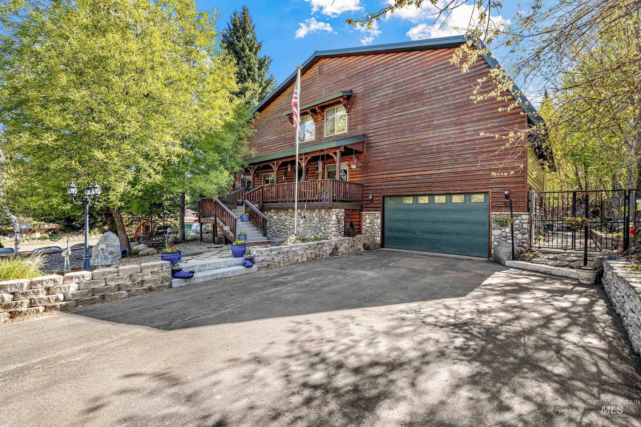 911 Davis Avenue, McCall, Idaho 83638, 5 Bedrooms, 2.5 Bathrooms, Residential For Sale, Price $1,249,000,MLS 98971906