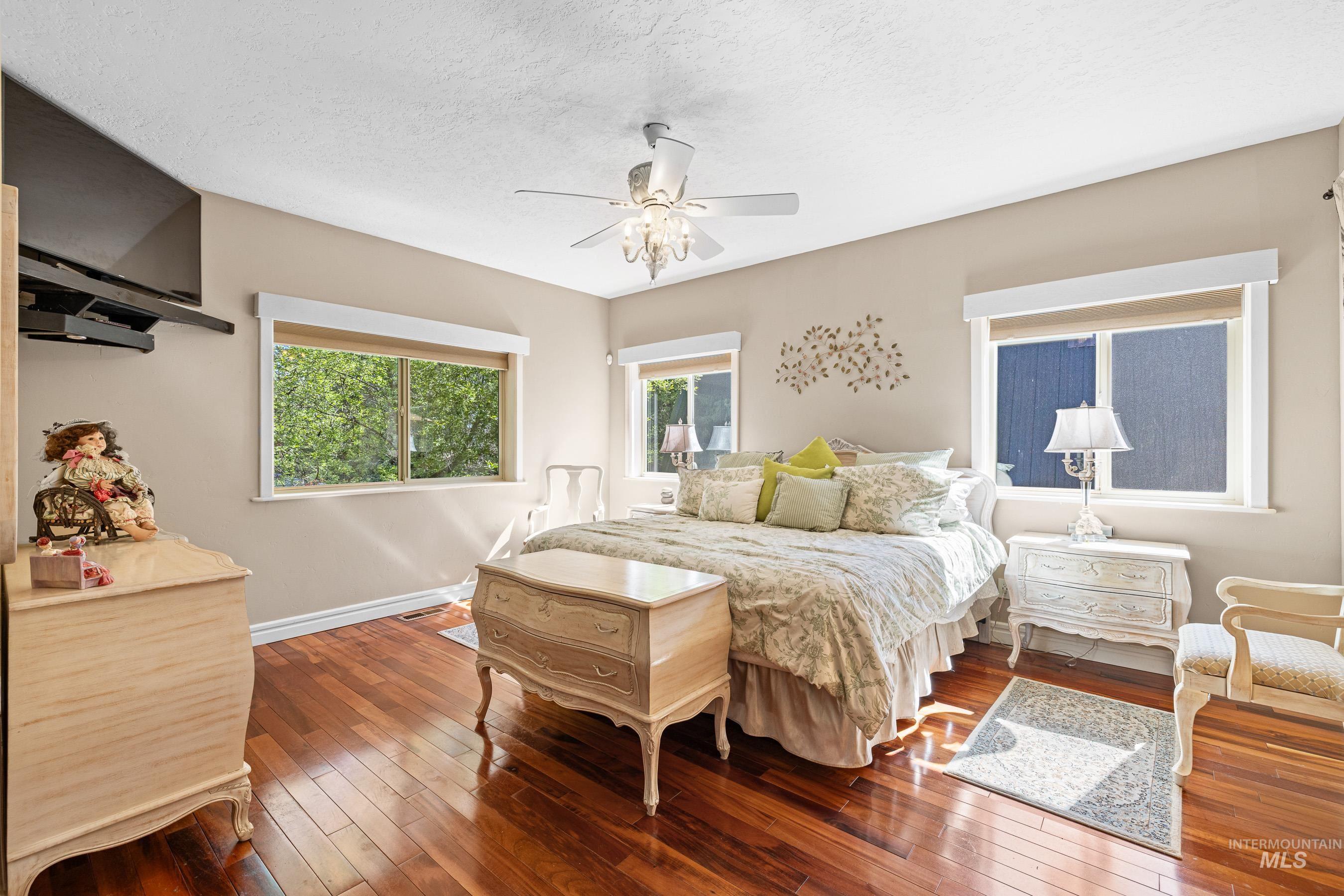 911 Davis Avenue, McCall, Idaho 83638, 5 Bedrooms, 2.5 Bathrooms, Residential For Sale, Price $1,249,000,MLS 98971906