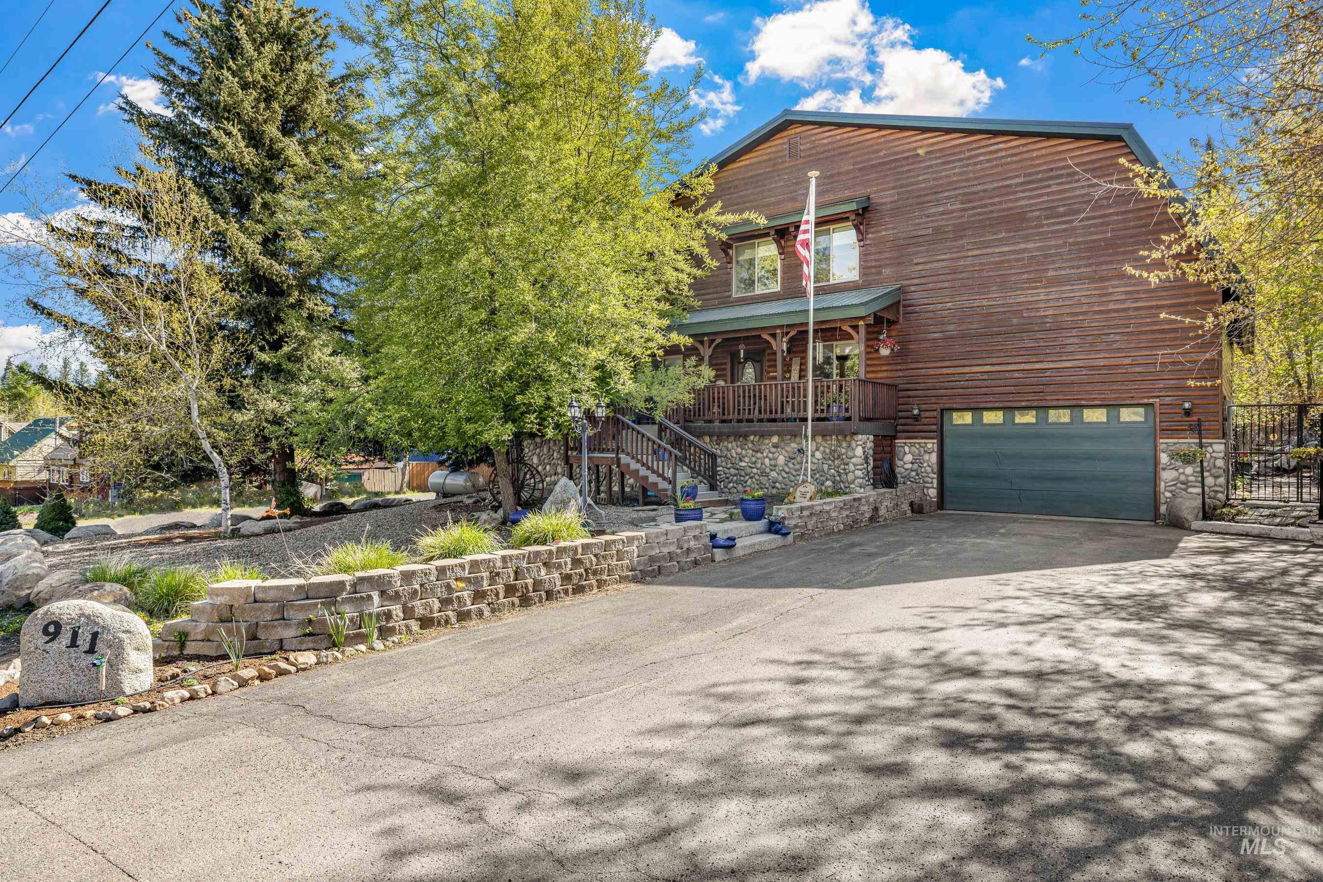 911 Davis Avenue, McCall, Idaho 83638, 5 Bedrooms, 2.5 Bathrooms, Residential For Sale, Price $1,249,000,MLS 98971906