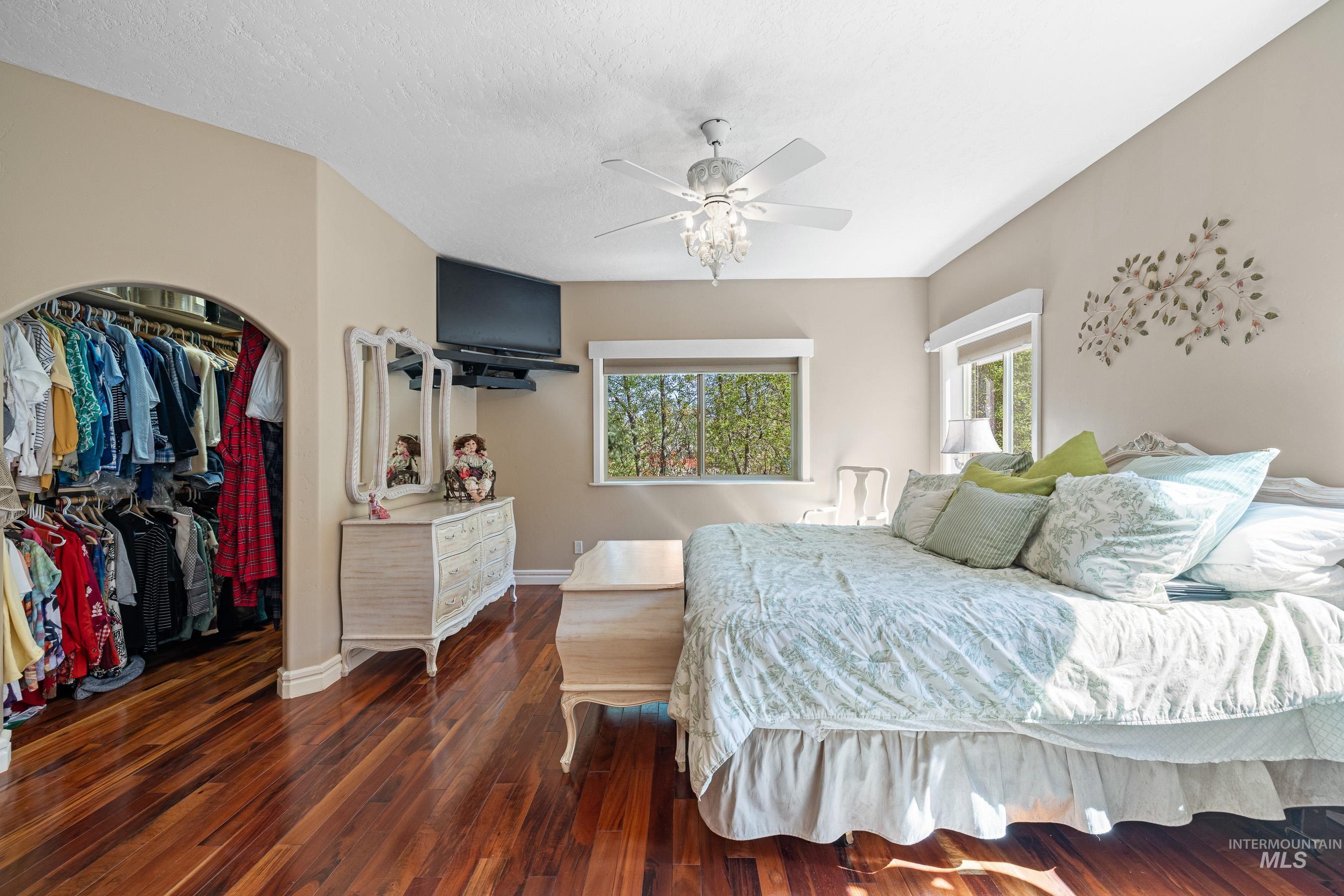 911 Davis Avenue, McCall, Idaho 83638, 5 Bedrooms, 2.5 Bathrooms, Residential For Sale, Price $1,249,000,MLS 98971906