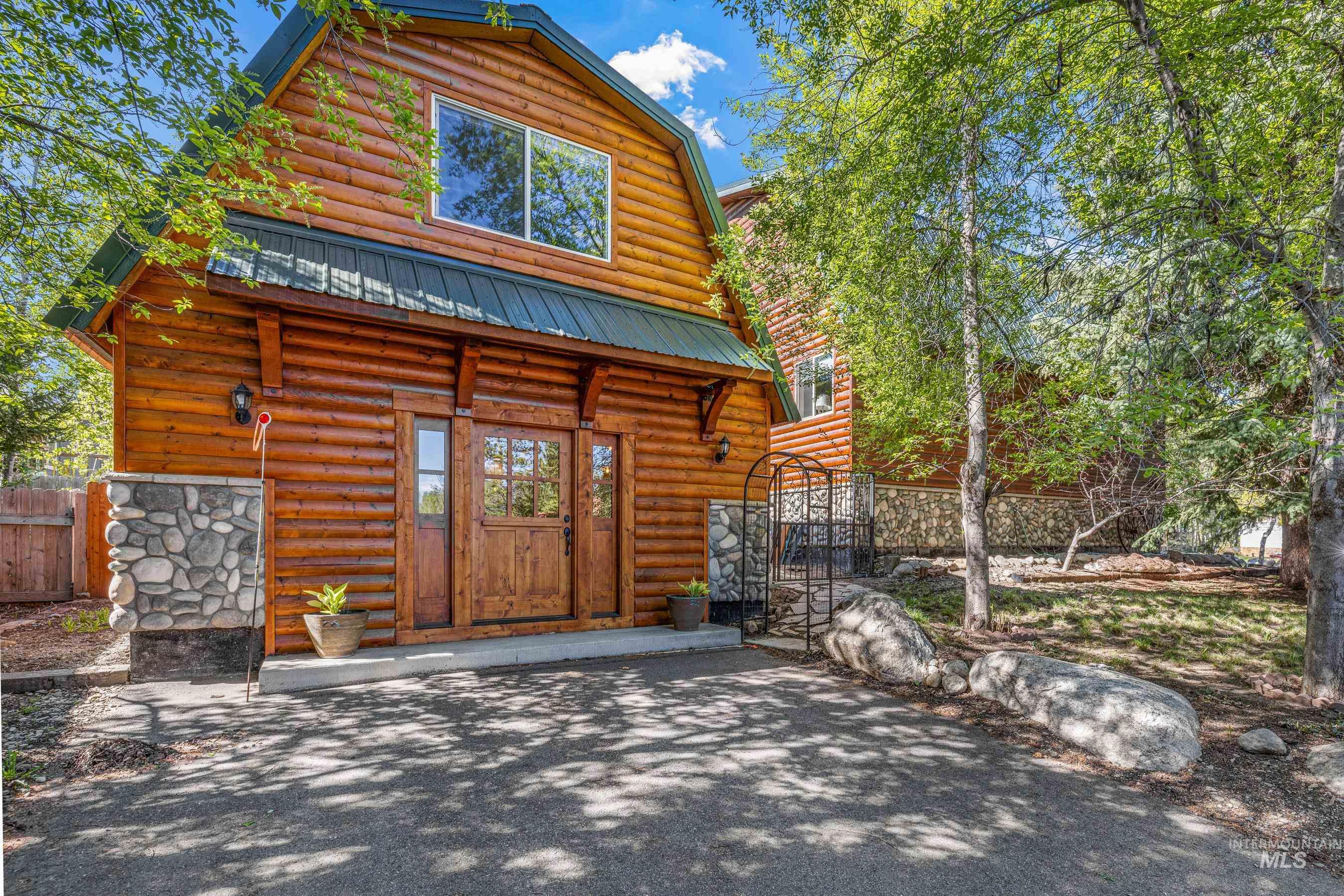 911 Davis Avenue, McCall, Idaho 83638, 5 Bedrooms, 2.5 Bathrooms, Residential For Sale, Price $1,249,000,MLS 98971906