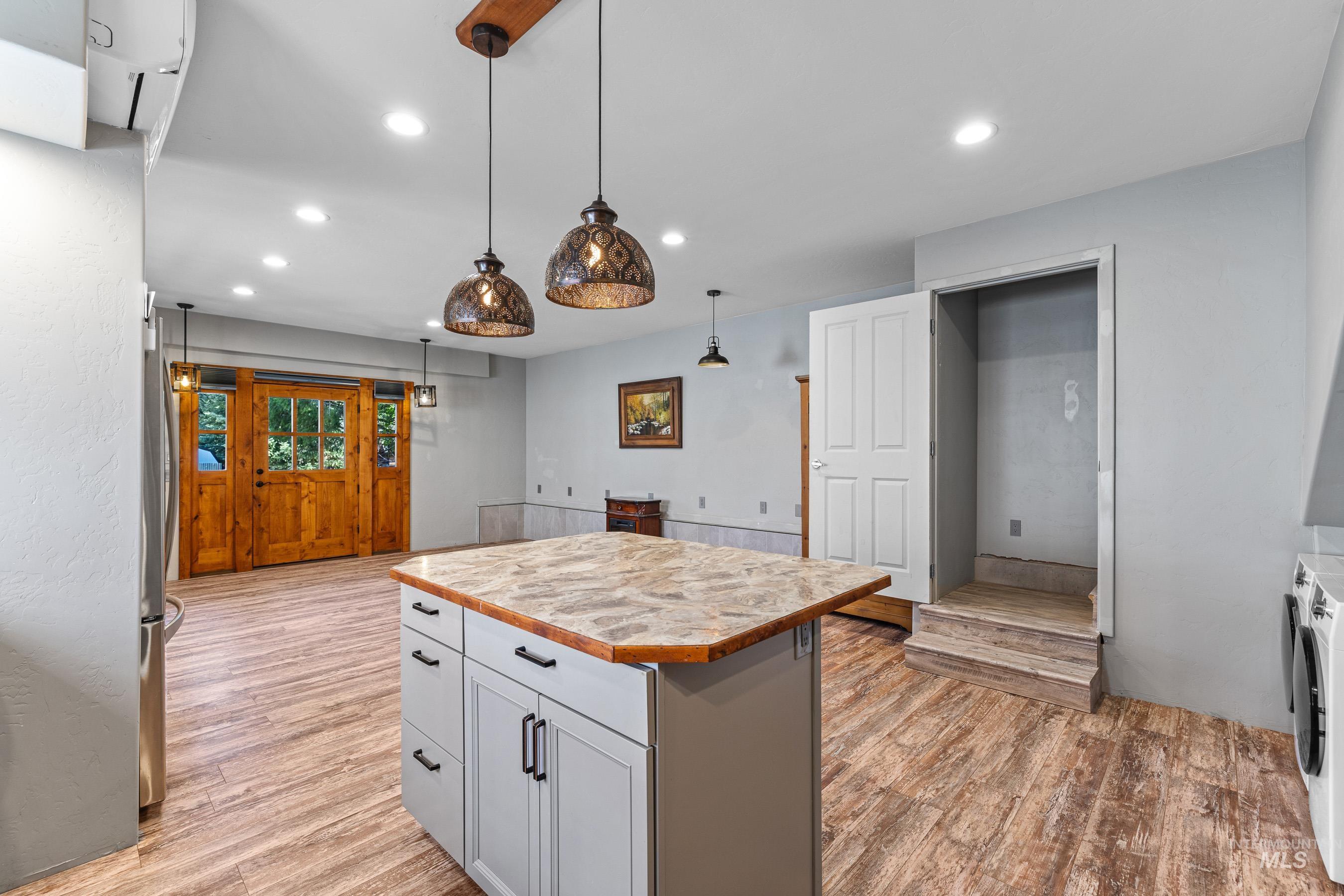 911 Davis Avenue, McCall, Idaho 83638, 5 Bedrooms, 2.5 Bathrooms, Residential For Sale, Price $1,249,000,MLS 98971906