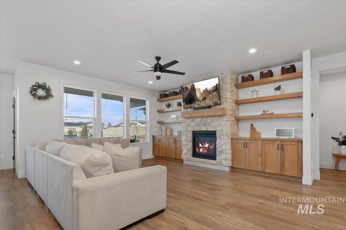 4150 E Fratello St, Meridian, Idaho 83642, 4 Bedrooms, 3.5 Bathrooms, Residential For Sale, Price $799,000,MLS 98971908