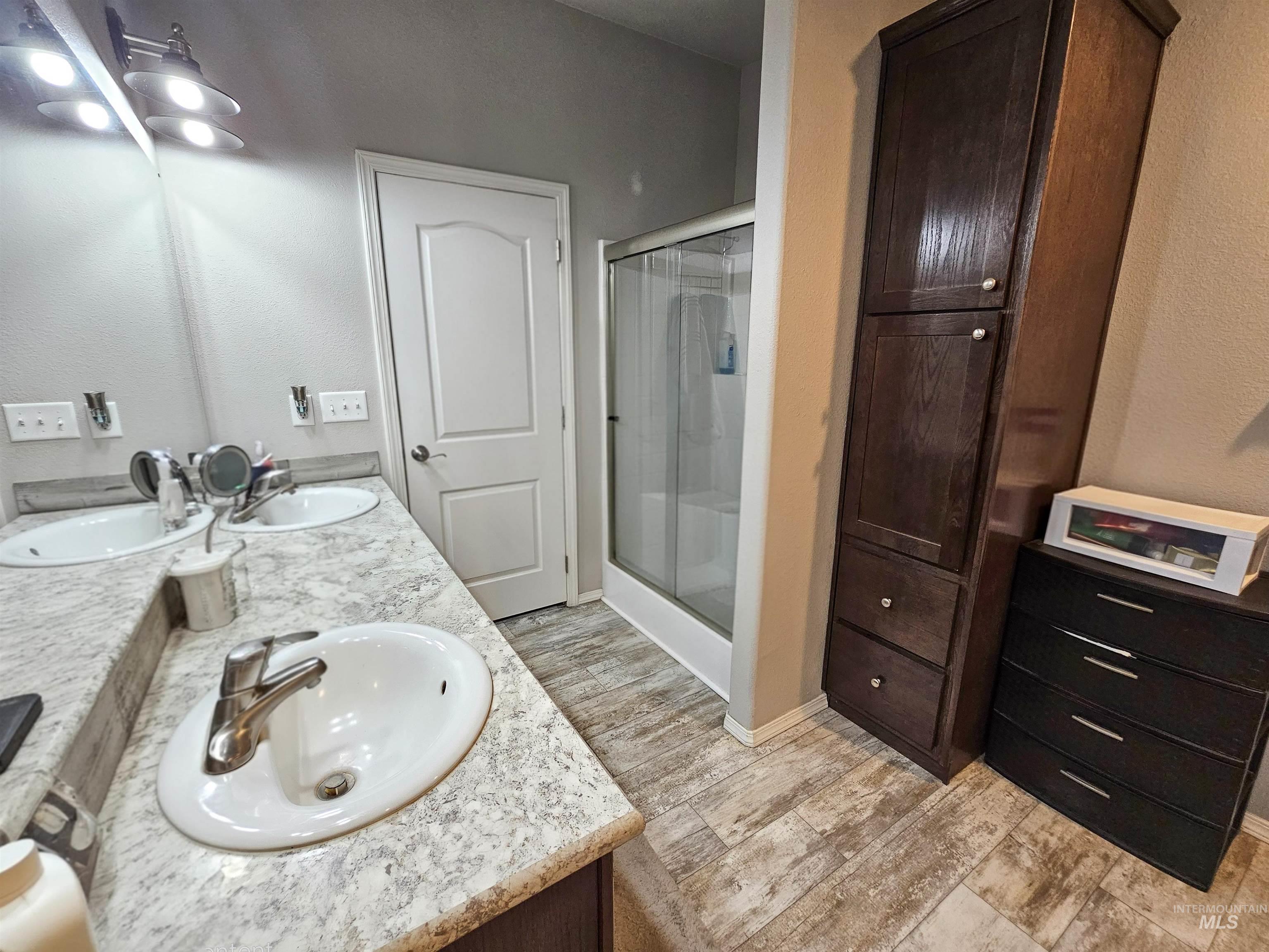 1335 Pound Lane, Clarkston, Washington 99403, 3 Bedrooms, 2 Bathrooms, Residential For Sale, Price $446,000,MLS 98971909