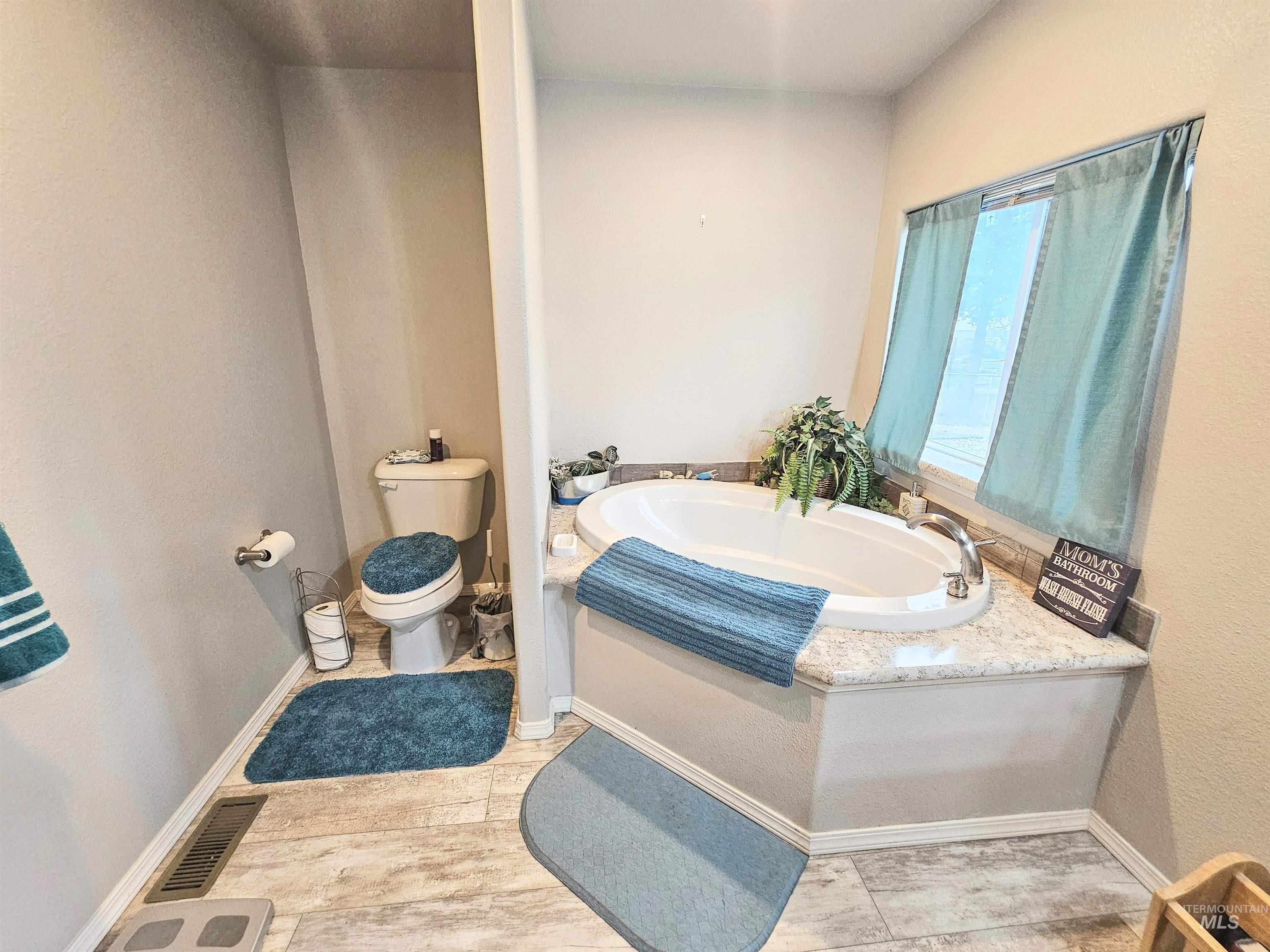 1335 Pound Lane, Clarkston, Washington 99403, 3 Bedrooms, 2 Bathrooms, Residential For Sale, Price $446,000,MLS 98971909