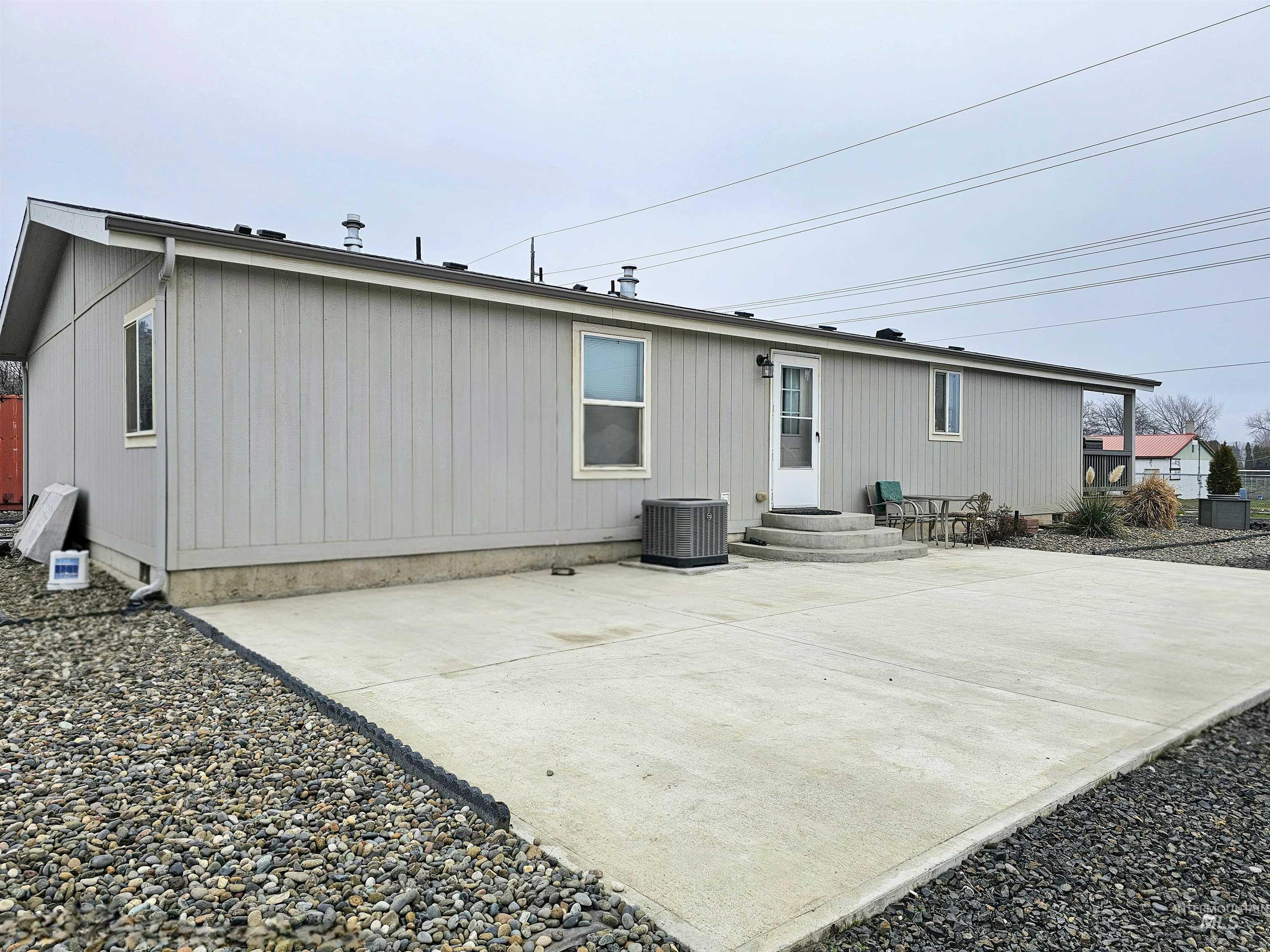 1335 Pound Lane, Clarkston, Washington 99403, 3 Bedrooms, 2 Bathrooms, Residential For Sale, Price $446,000,MLS 98971909