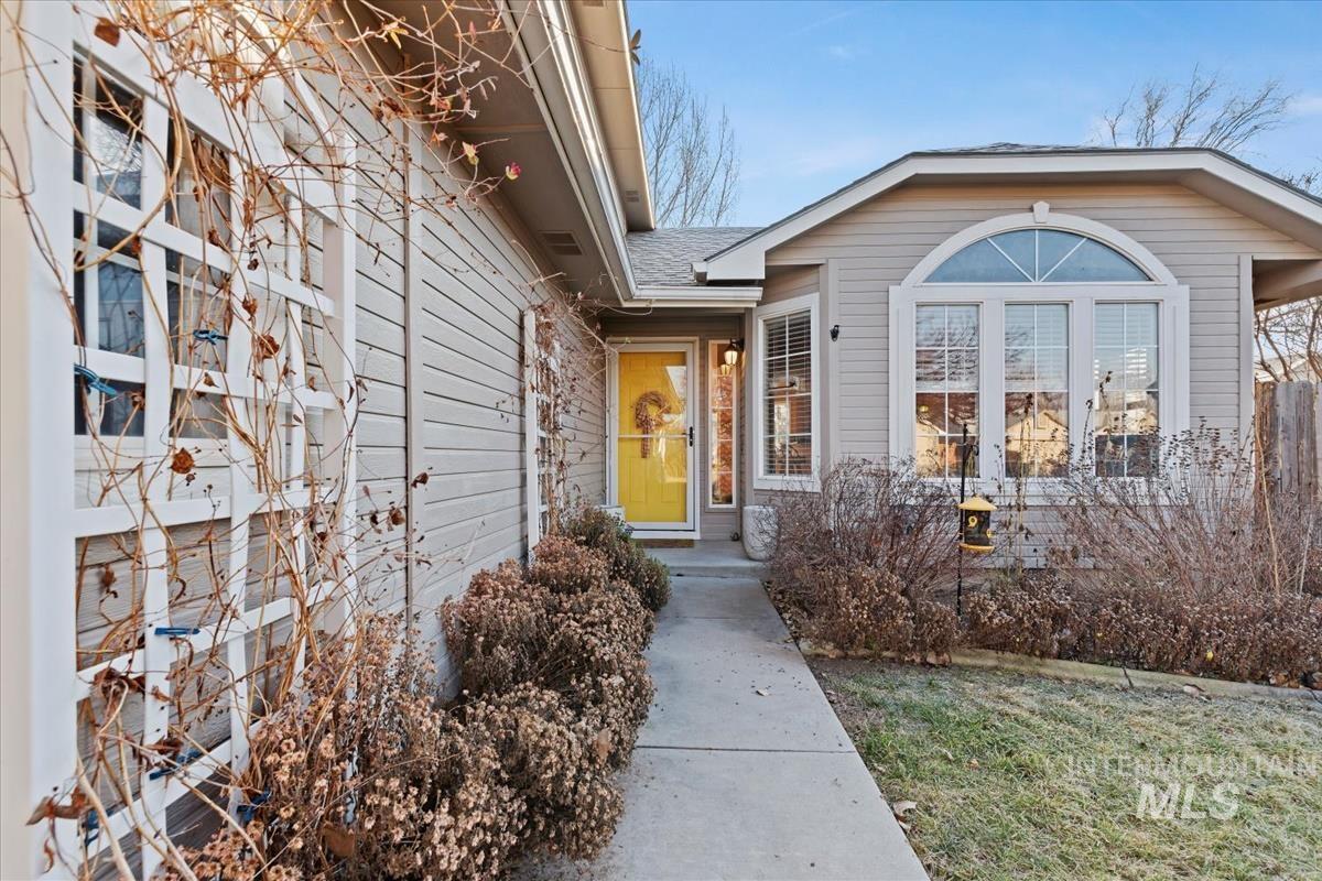 2652 N Bobcat Way, Meridian, Idaho 83646, 4 Bedrooms, 3 Bathrooms, Residential For Sale, Price $489,900,MLS 98971910