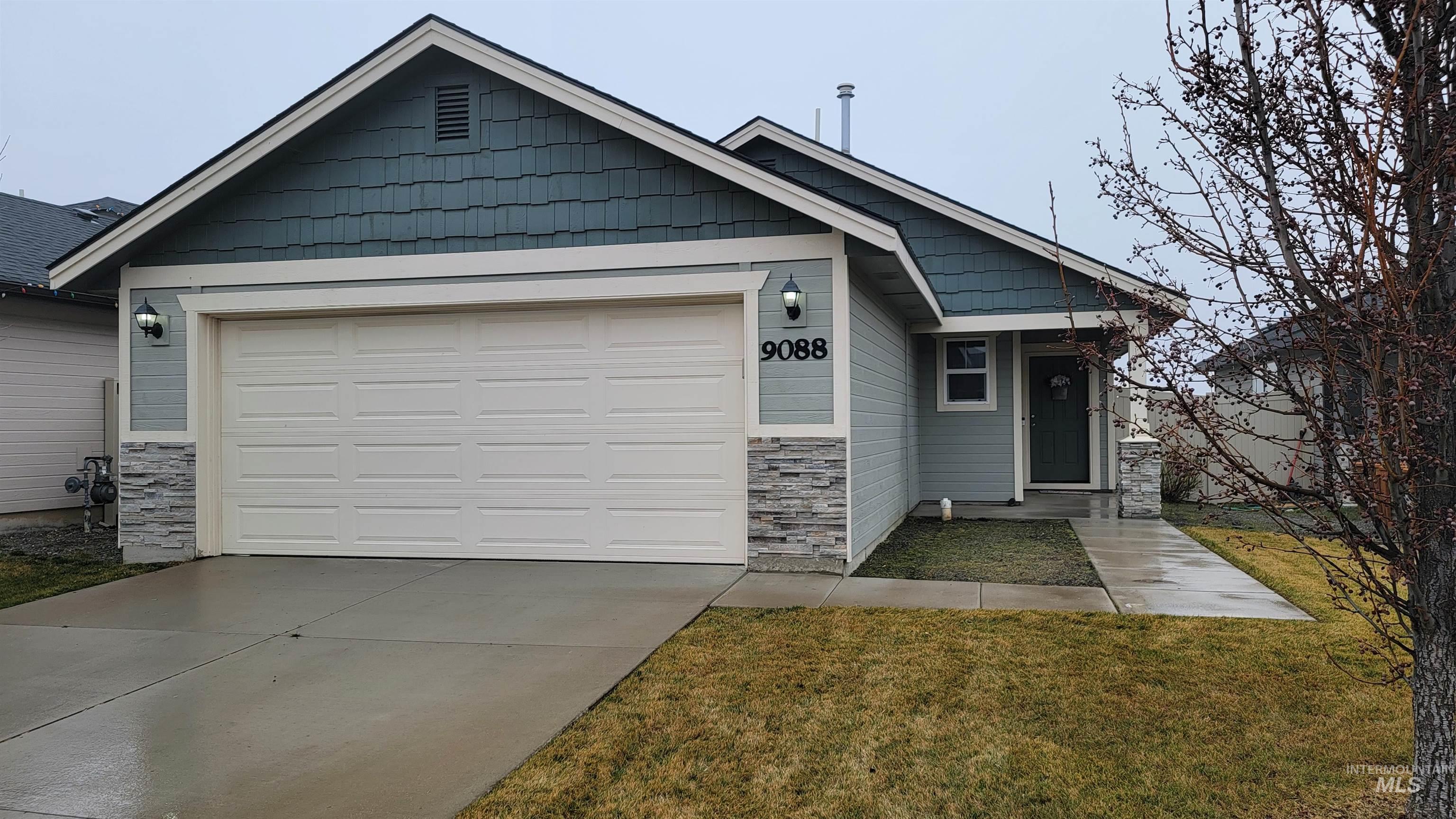 9088 W Bigwood Drive, Boise, Idaho 83709, 3 Bedrooms, 2 Bathrooms, Residential For Sale, Price $399,900,MLS 98971911