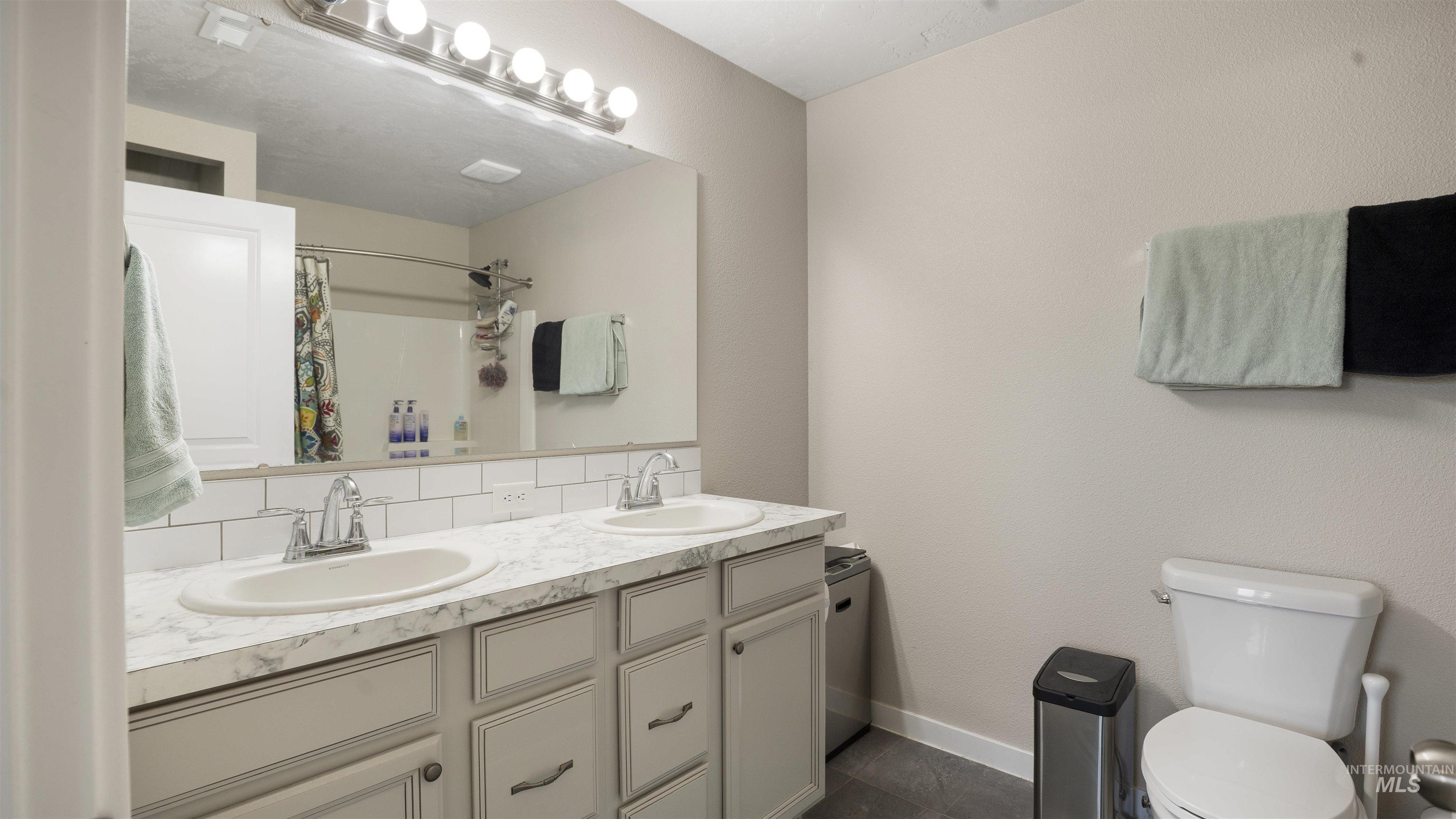 9088 W Bigwood Drive, Boise, Idaho 83709, 3 Bedrooms, 2 Bathrooms, Residential For Sale, Price $399,900,MLS 98971911