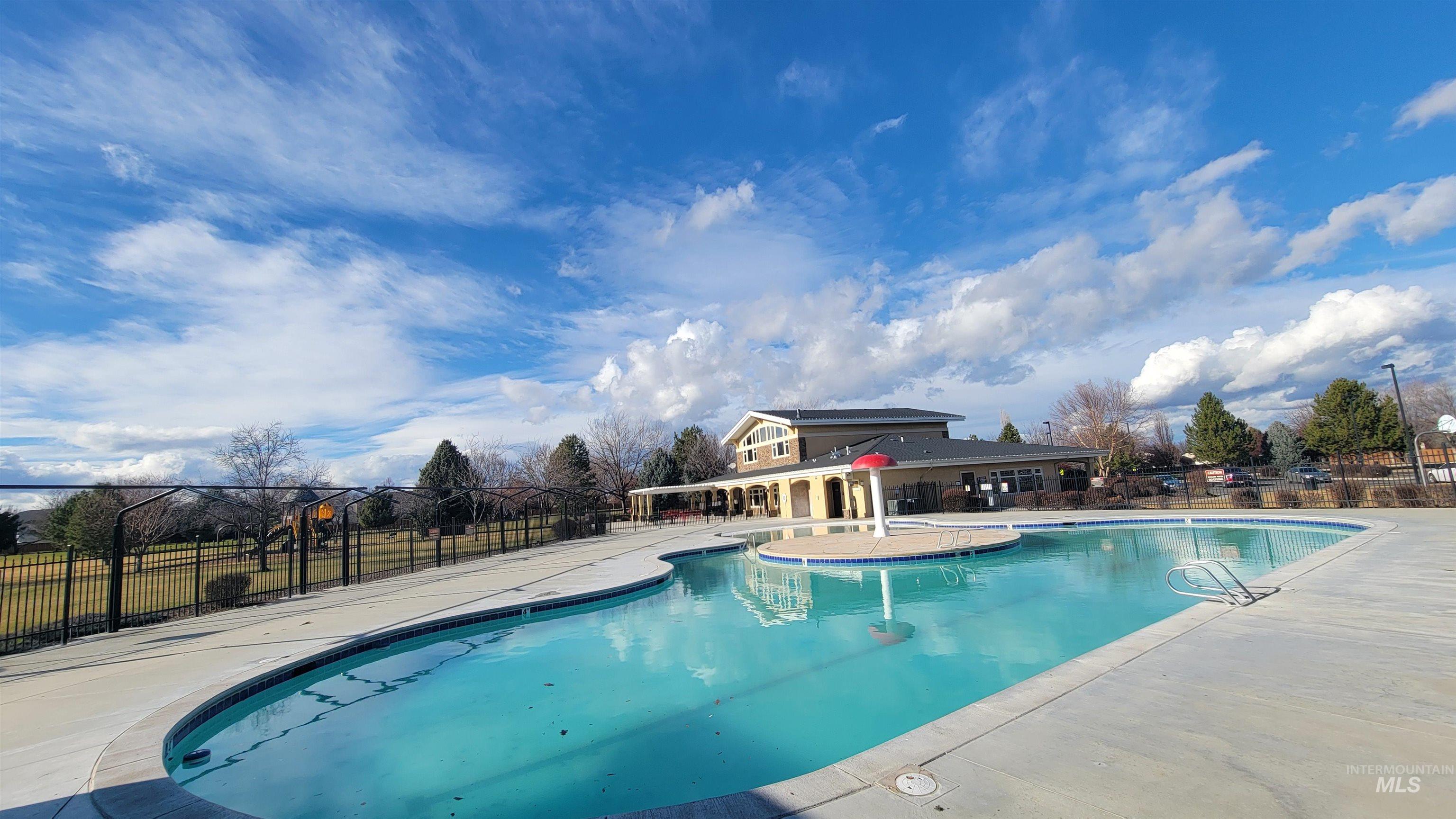 9088 W Bigwood Drive, Boise, Idaho 83709, 3 Bedrooms, 2 Bathrooms, Residential For Sale, Price $399,900,MLS 98971911