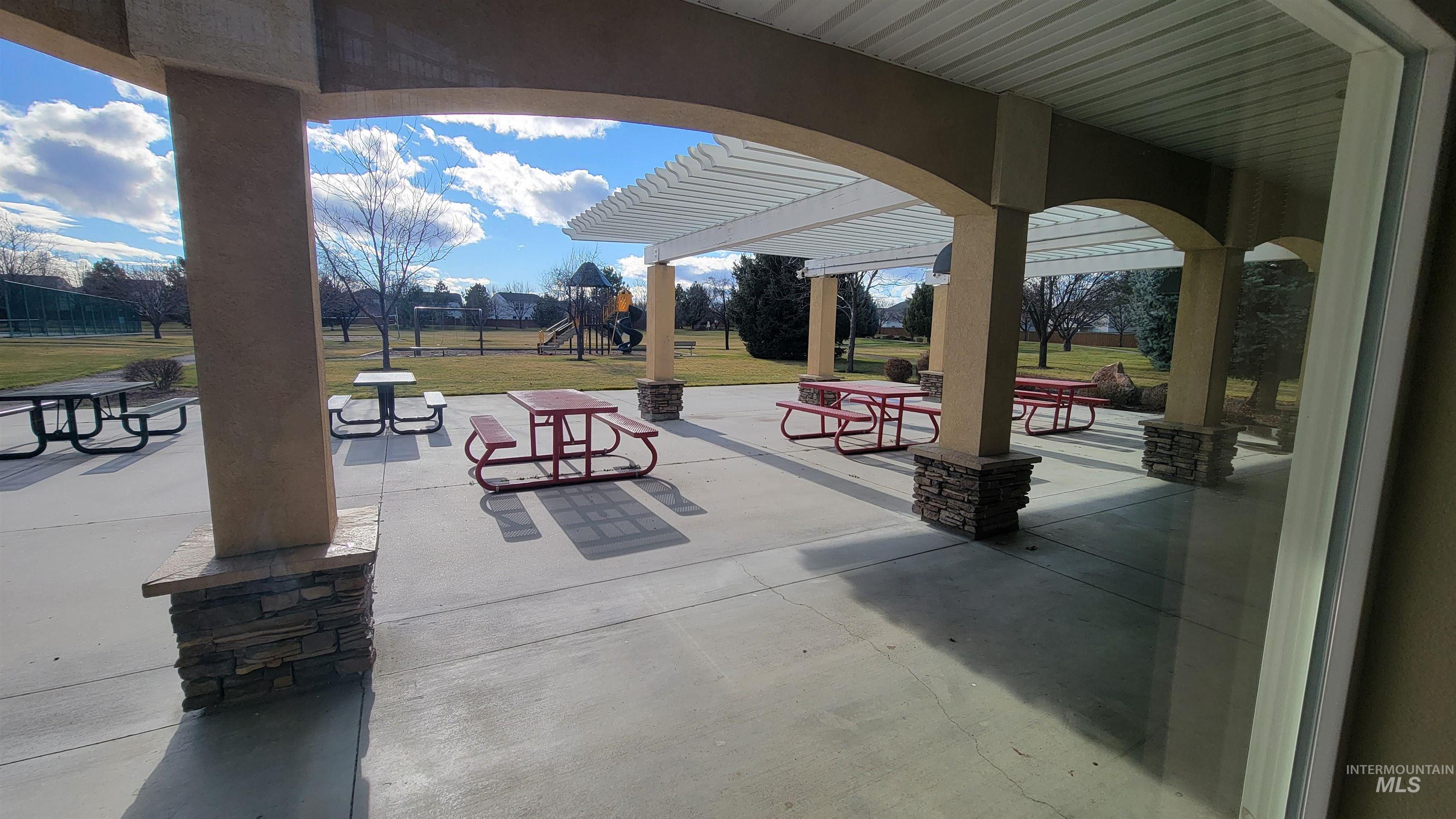 9088 W Bigwood Drive, Boise, Idaho 83709, 3 Bedrooms, 2 Bathrooms, Residential For Sale, Price $399,900,MLS 98971911