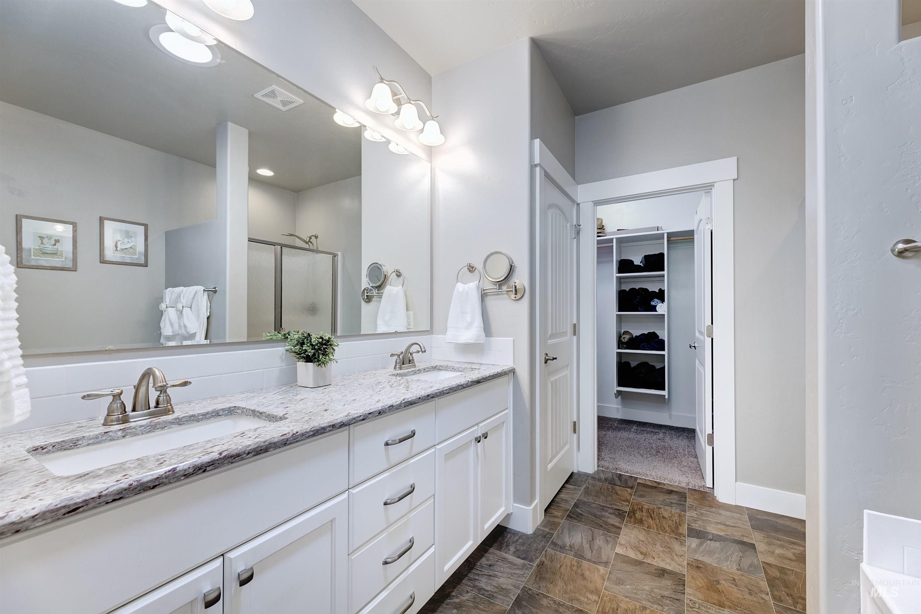 5286 W Torana Dr., Meridian, Idaho 83646, 3 Bedrooms, 2 Bathrooms, Residential For Sale, Price $699,000,MLS 98971912