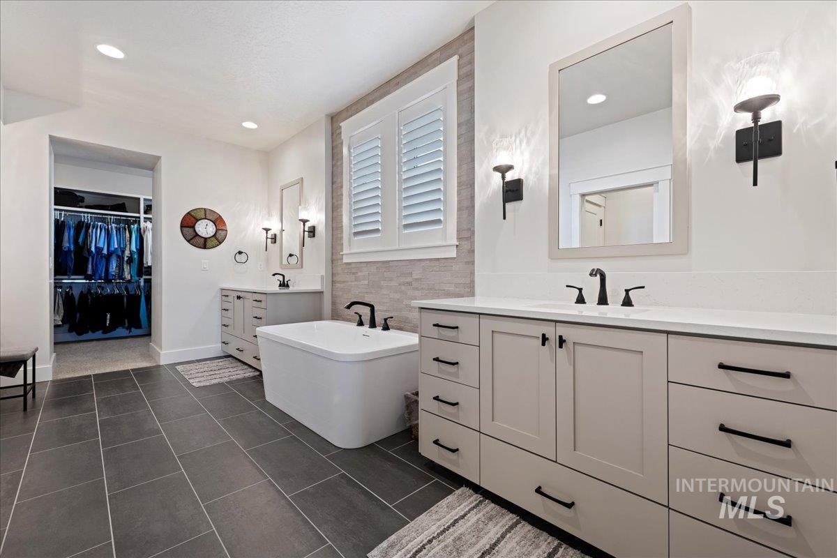 280 N Boulder Ridge Way, Eagle, Idaho 83616, 4 Bedrooms, 3 Bathrooms, Residential For Sale, Price $1,195,000,MLS 98971913