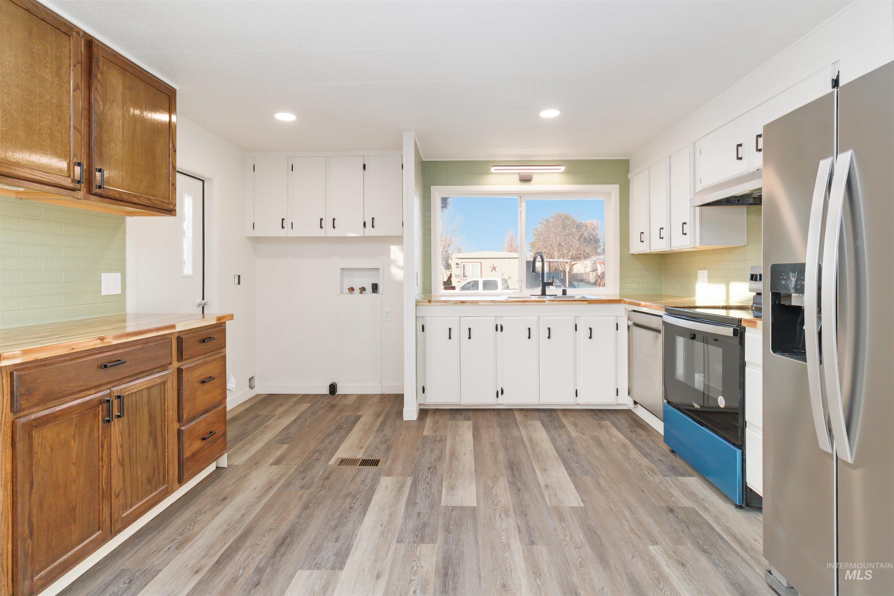 618 Empress St, Boise, Idaho 83713, 2 Bedrooms, 2 Bathrooms, Residential For Sale, Price $74,700,MLS 98971914