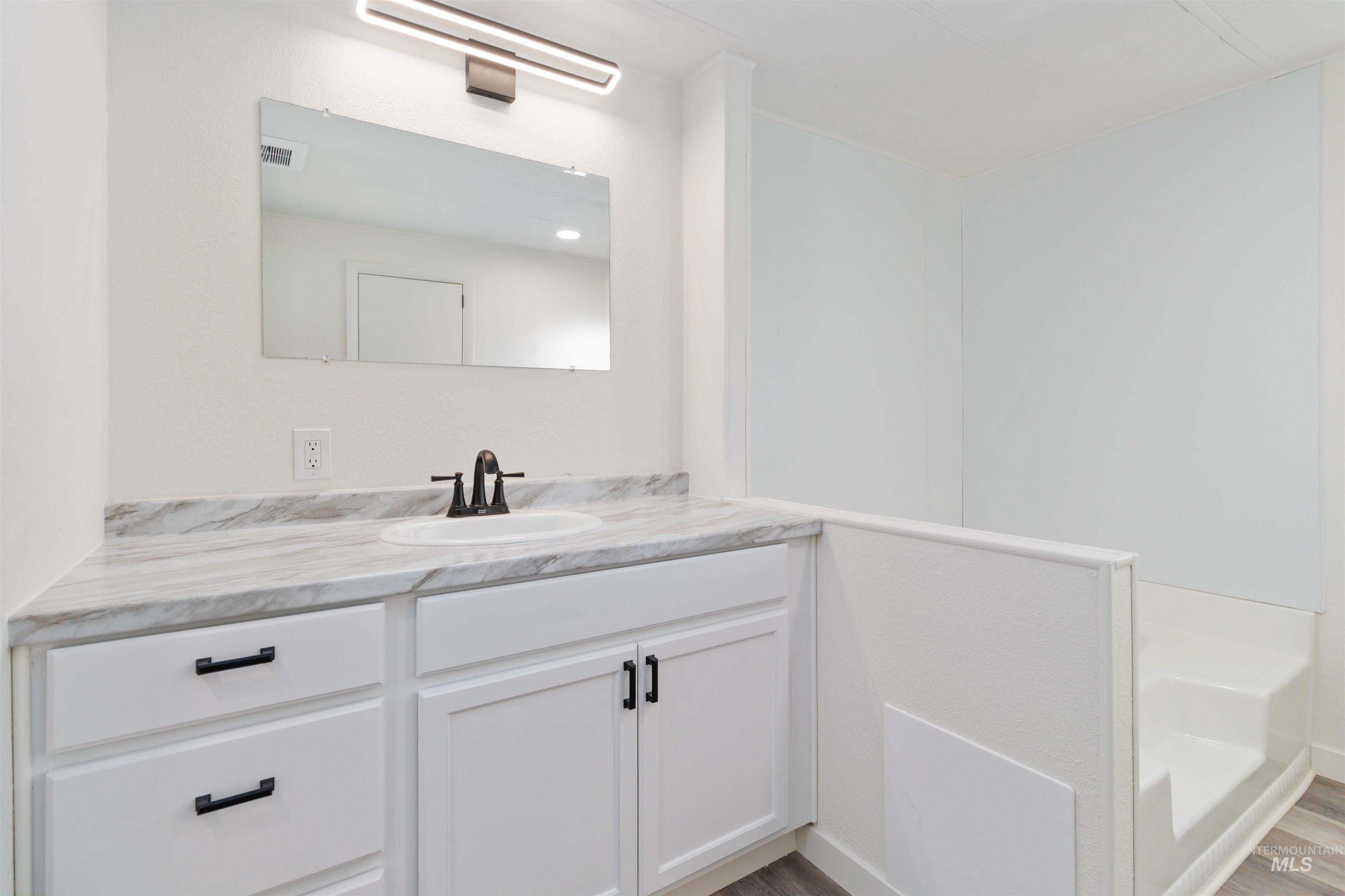 618 Empress St, Boise, Idaho 83713, 2 Bedrooms, 2 Bathrooms, Residential For Sale, Price $74,700,MLS 98971914