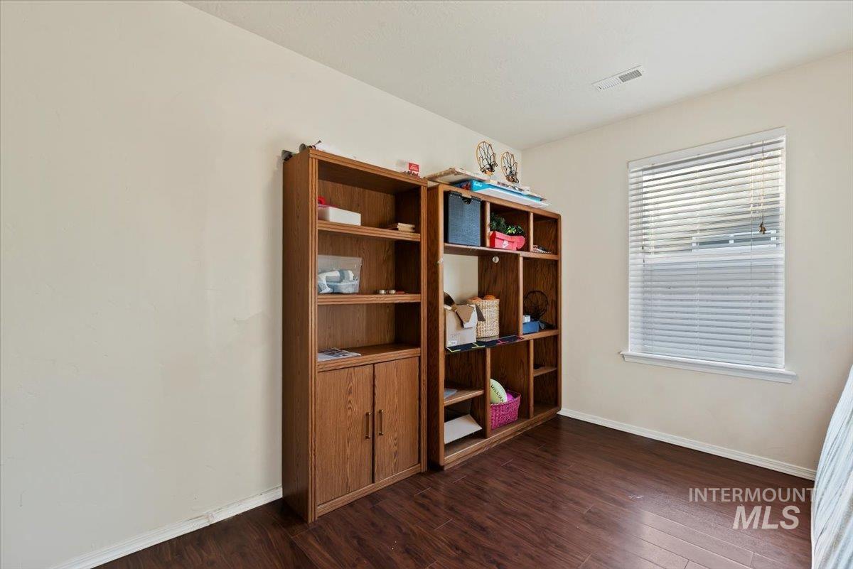 406 Bridgeport Ave, Caldwell, Idaho 83605, 4 Bedrooms, 2 Bathrooms, Residential For Sale, Price $360,000,MLS 98971916