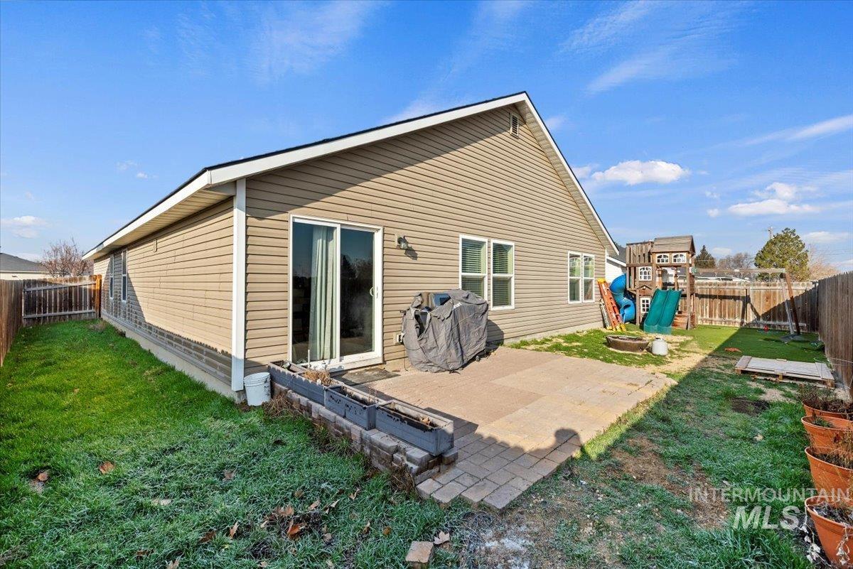 406 Bridgeport Ave, Caldwell, Idaho 83605, 4 Bedrooms, 2 Bathrooms, Residential For Sale, Price $360,000,MLS 98971916