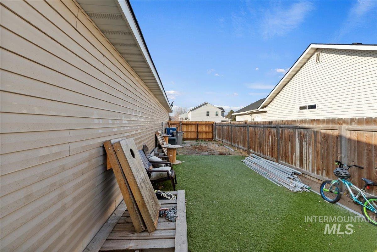 406 Bridgeport Ave, Caldwell, Idaho 83605, 4 Bedrooms, 2 Bathrooms, Residential For Sale, Price $360,000,MLS 98971916