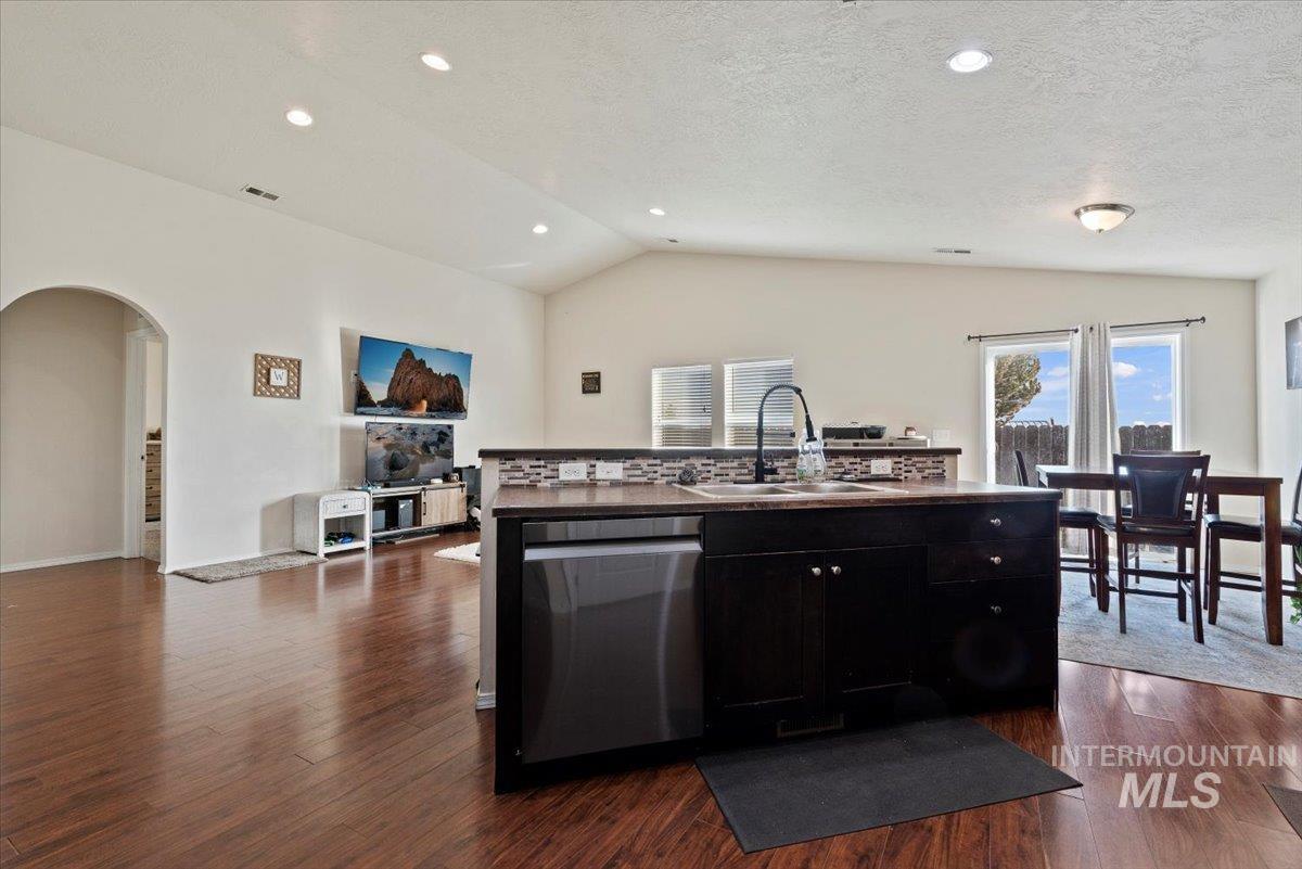 406 Bridgeport Ave, Caldwell, Idaho 83605, 4 Bedrooms, 2 Bathrooms, Residential For Sale, Price $360,000,MLS 98971916