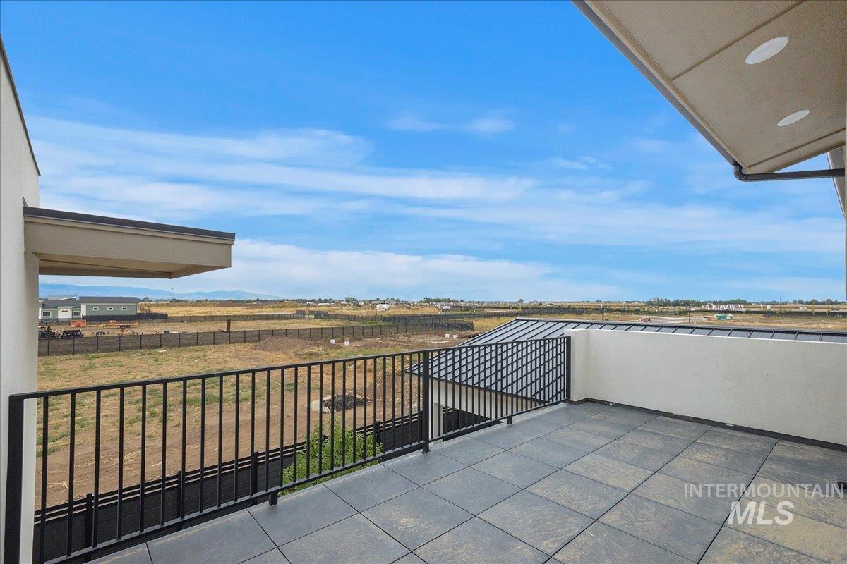 7633 W Lookout View Street, Meridian, Idaho 83646, 4 Bedrooms, 4 Bathrooms, Residential For Sale, Price $999,000,MLS 98971917