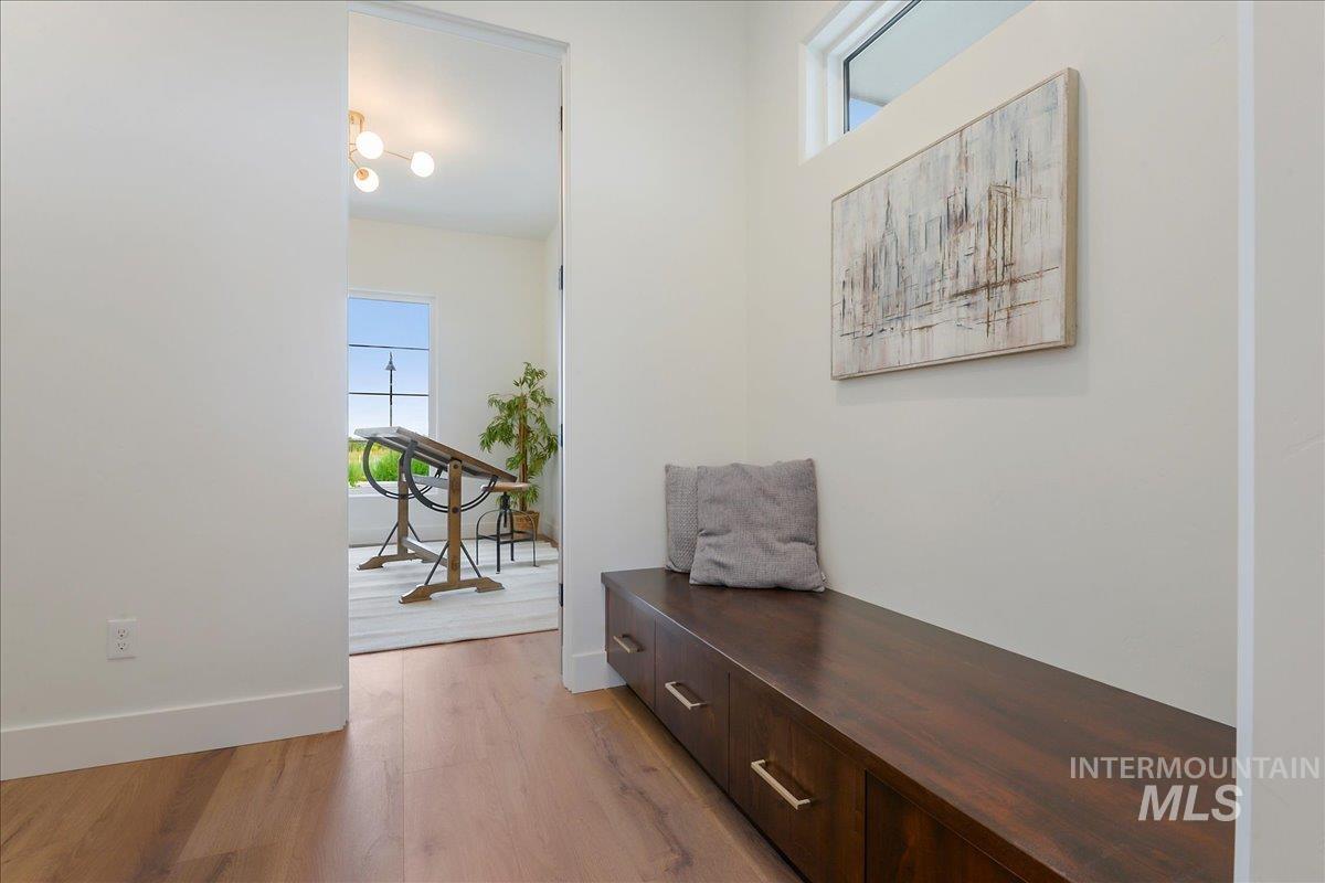 7633 W Lookout View Street, Meridian, Idaho 83646, 4 Bedrooms, 4 Bathrooms, Residential For Sale, Price $999,000,MLS 98971917