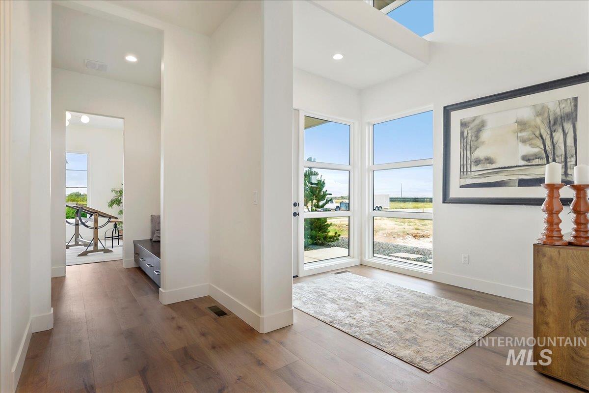 7633 W Lookout View Street, Meridian, Idaho 83646, 4 Bedrooms, 4 Bathrooms, Residential For Sale, Price $999,000,MLS 98971917