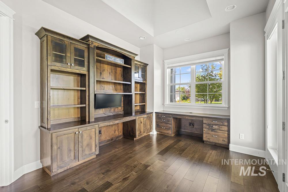 844 S Lake Pointe Way, Eagle, Idaho 83616, 4 Bedrooms, 4 Bathrooms, Residential For Sale, Price $1,599,000,MLS 98971919