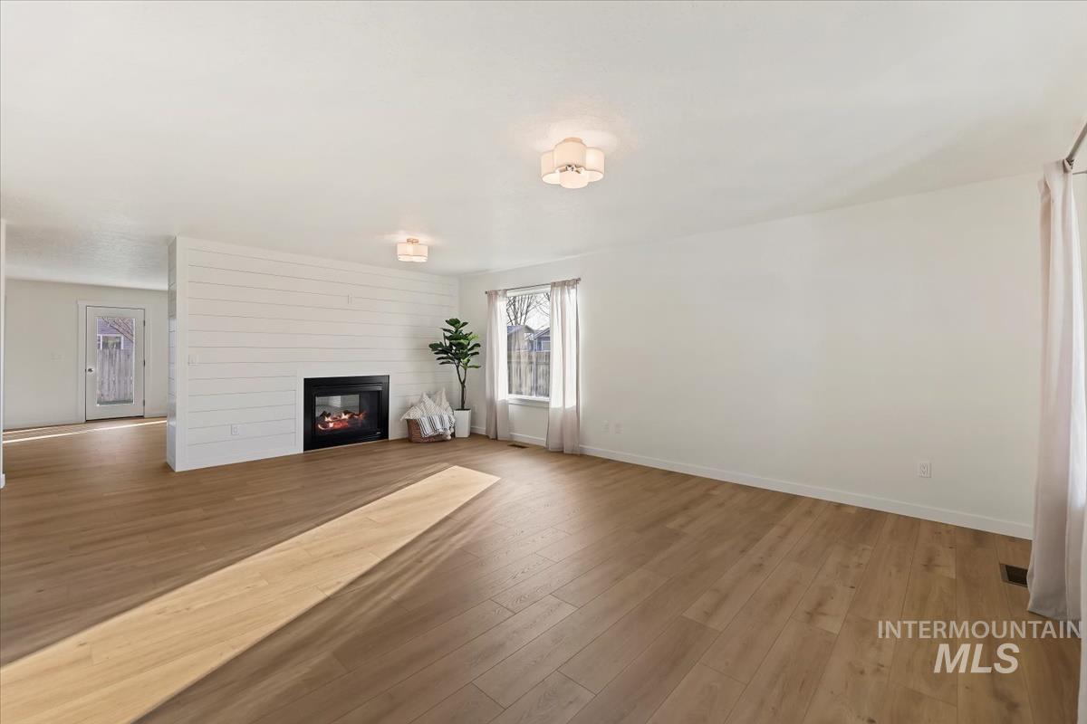 20538 Whitman Ave, Caldwell, Idaho 83605, 5 Bedrooms, 3 Bathrooms, Residential For Sale, Price $474,700,MLS 98971920