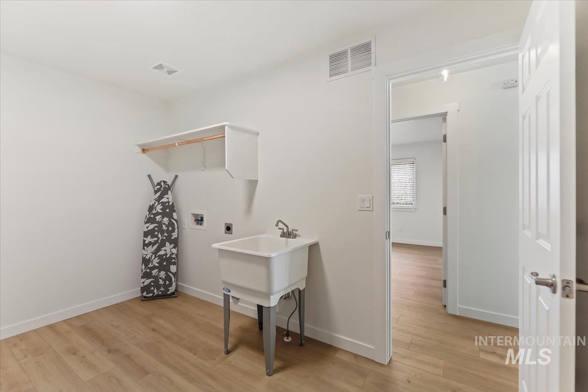 20538 Whitman Ave, Caldwell, Idaho 83605, 5 Bedrooms, 3 Bathrooms, Residential For Sale, Price $474,700,MLS 98971920