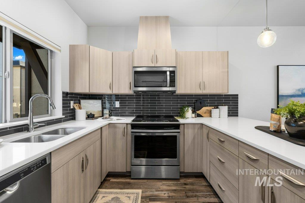 4218 N Freeride Ln, Garden City, Idaho 83714, 3 Bedrooms, 3.5 Bathrooms, Residential For Sale, Price $524,000,MLS 98971923