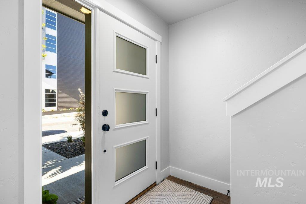 4218 N Freeride Ln, Garden City, Idaho 83714, 3 Bedrooms, 3.5 Bathrooms, Residential For Sale, Price $524,000,MLS 98971923