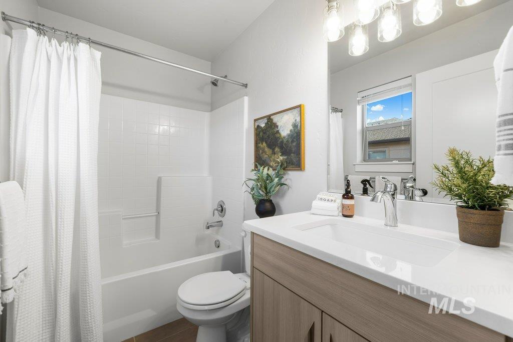 4218 N Freeride Ln, Garden City, Idaho 83714, 3 Bedrooms, 3.5 Bathrooms, Residential For Sale, Price $524,000,MLS 98971923