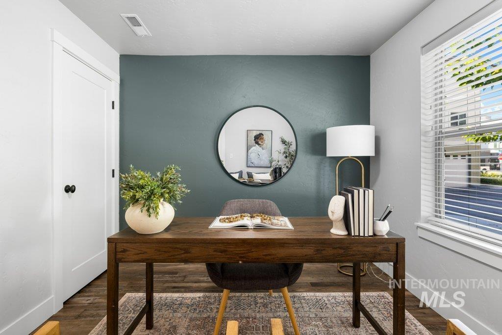 4218 N Freeride Ln, Garden City, Idaho 83714, 3 Bedrooms, 3.5 Bathrooms, Residential For Sale, Price $524,000,MLS 98971923