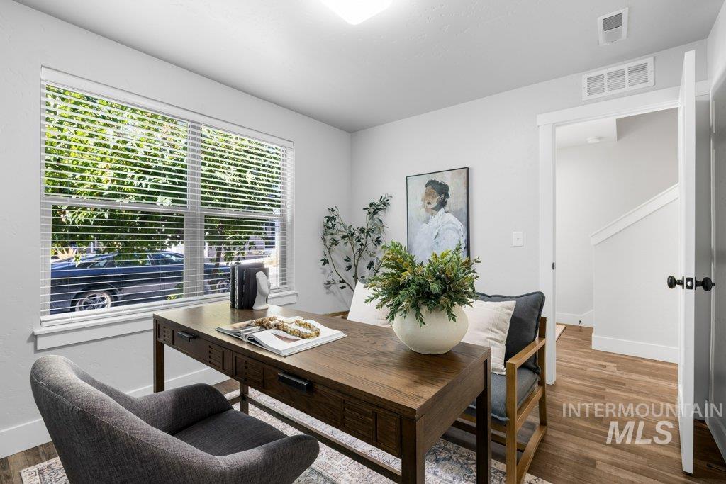 4218 N Freeride Ln, Garden City, Idaho 83714, 3 Bedrooms, 3.5 Bathrooms, Residential For Sale, Price $524,000,MLS 98971923