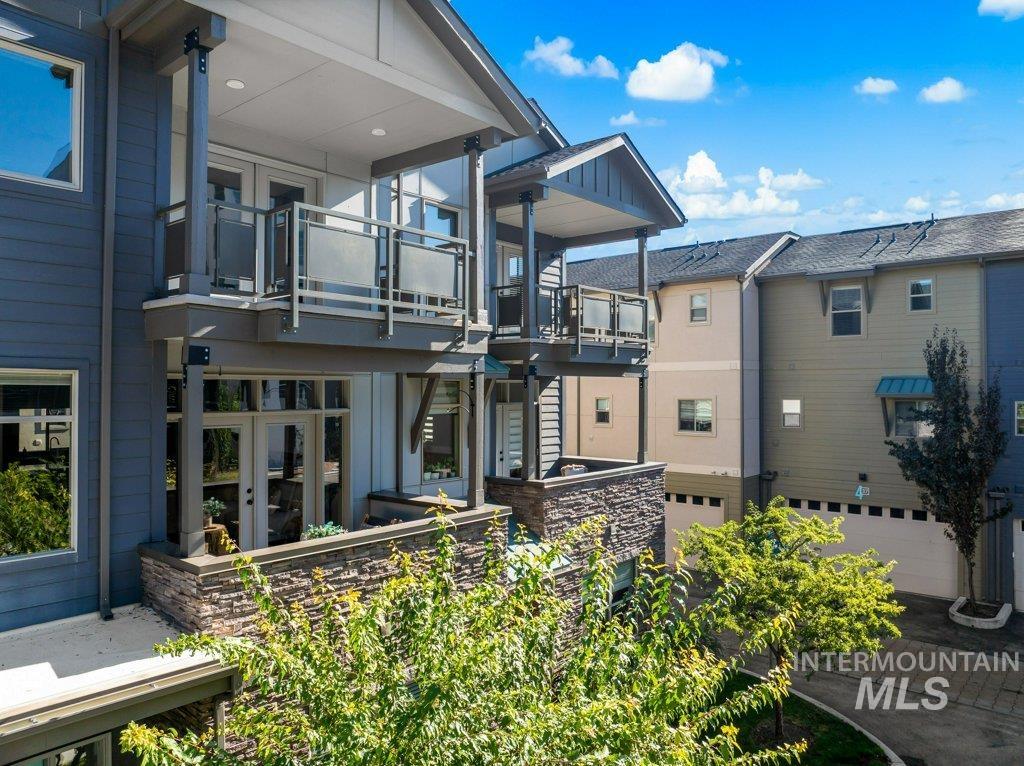 4218 N Freeride Ln, Garden City, Idaho 83714, 3 Bedrooms, 3.5 Bathrooms, Residential For Sale, Price $524,000,MLS 98971923