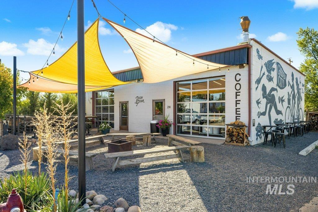 4218 N Freeride Ln, Garden City, Idaho 83714, 3 Bedrooms, 3.5 Bathrooms, Residential For Sale, Price $524,000,MLS 98971923