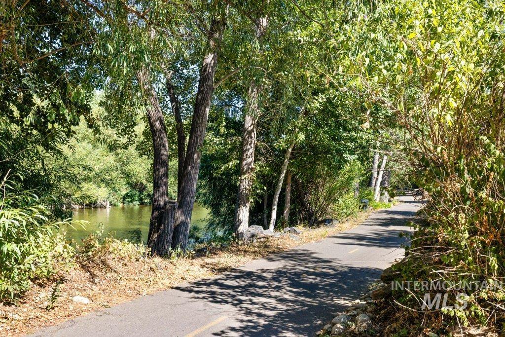 4218 N Freeride Ln, Garden City, Idaho 83714, 3 Bedrooms, 3.5 Bathrooms, Residential For Sale, Price $524,000,MLS 98971923