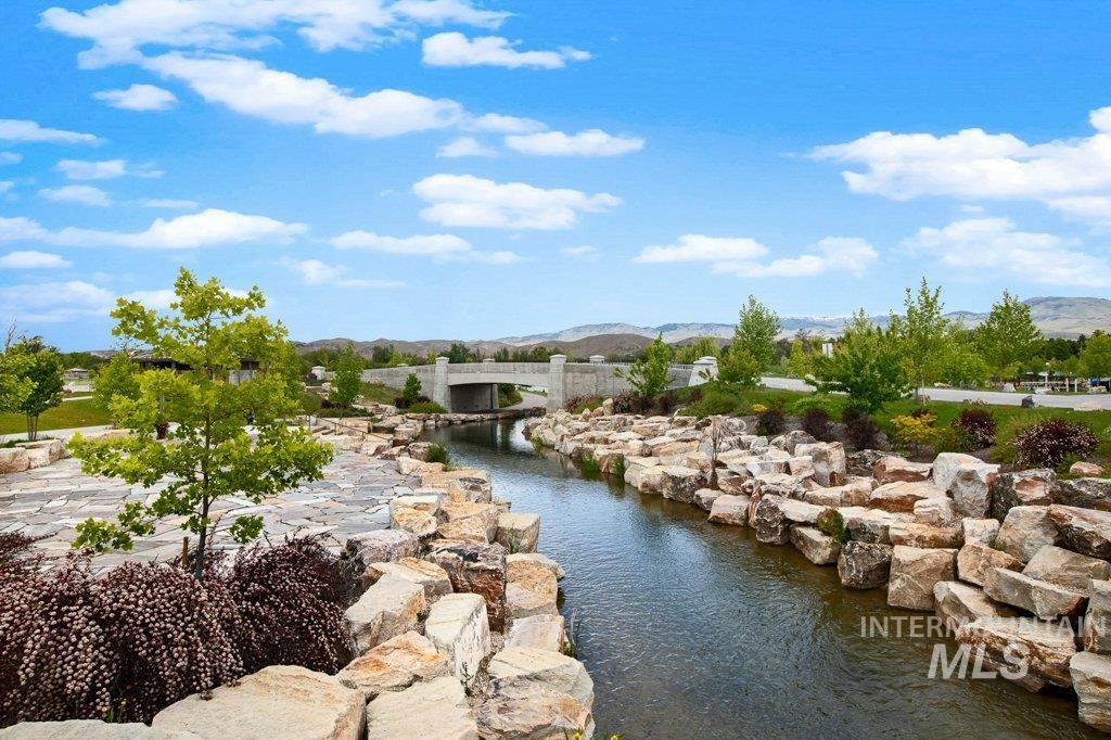 4218 N Freeride Ln, Garden City, Idaho 83714, 3 Bedrooms, 3.5 Bathrooms, Residential For Sale, Price $524,000,MLS 98971923