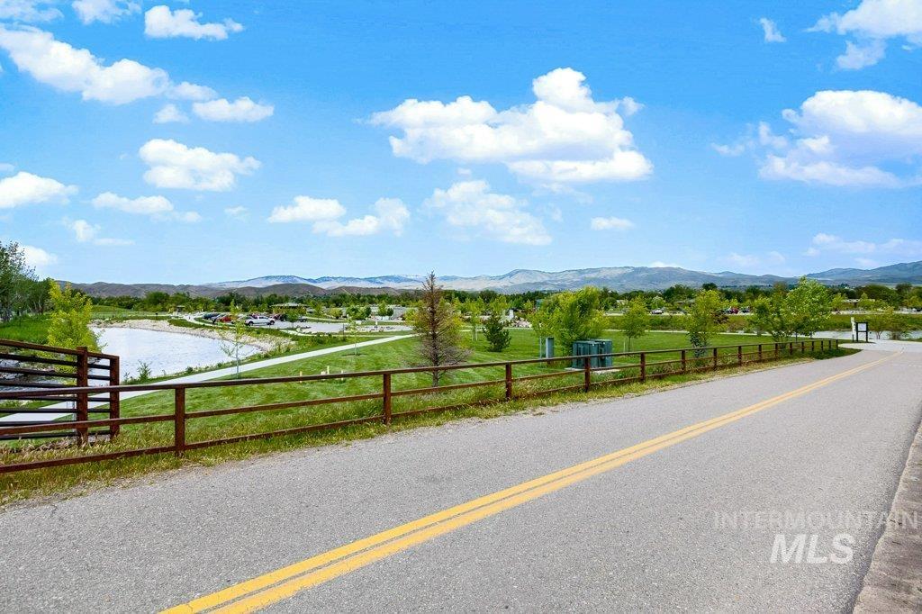 4218 N Freeride Ln, Garden City, Idaho 83714, 3 Bedrooms, 3.5 Bathrooms, Residential For Sale, Price $524,000,MLS 98971923