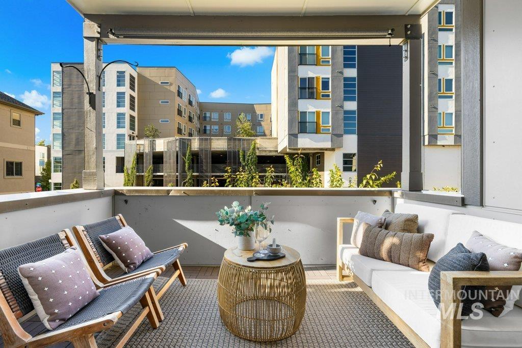 4218 N Freeride Ln, Garden City, Idaho 83714, 3 Bedrooms, 3.5 Bathrooms, Residential For Sale, Price $524,000,MLS 98971923